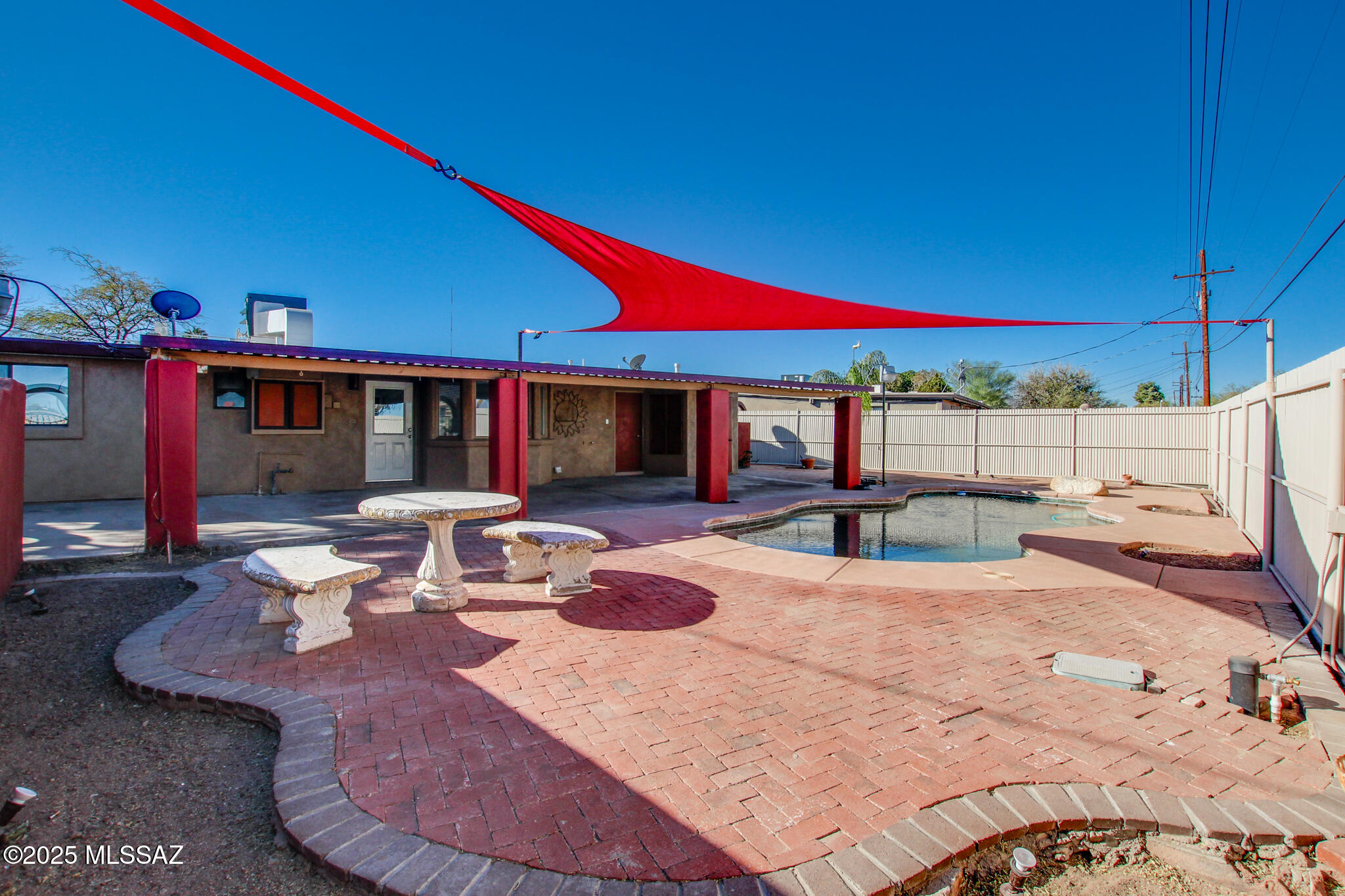 2126 W Calle Fortunado