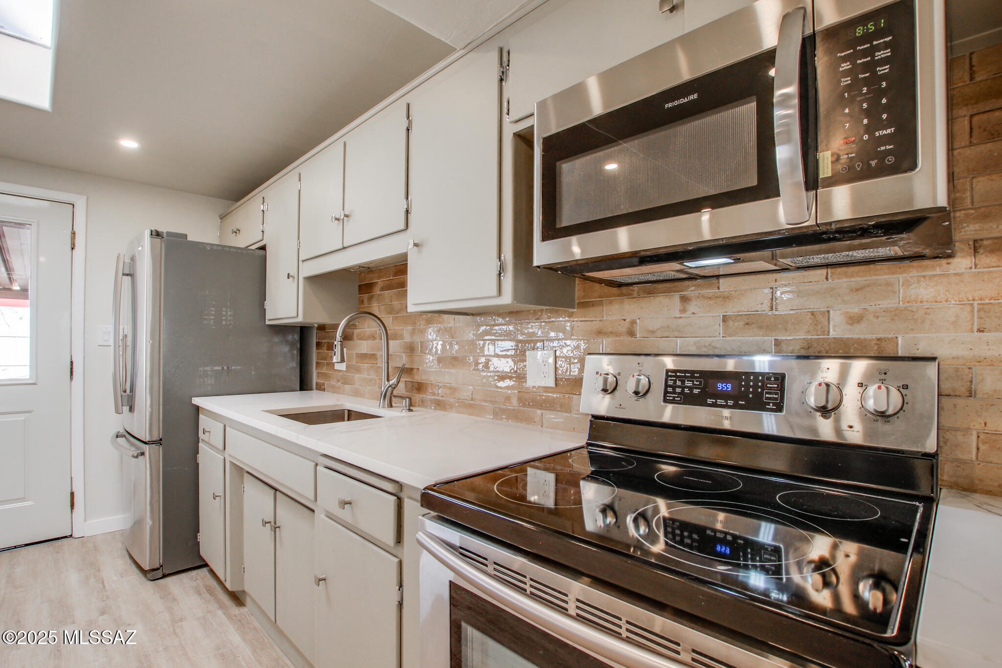 2126 W Calle Fortunado