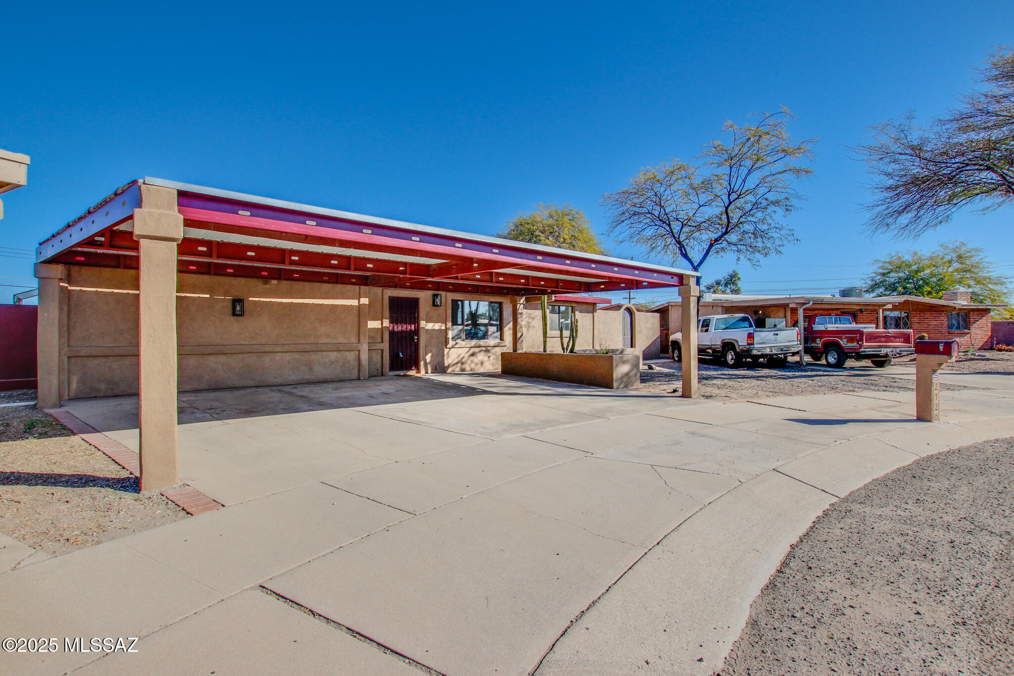 2126 W Calle Fortunado