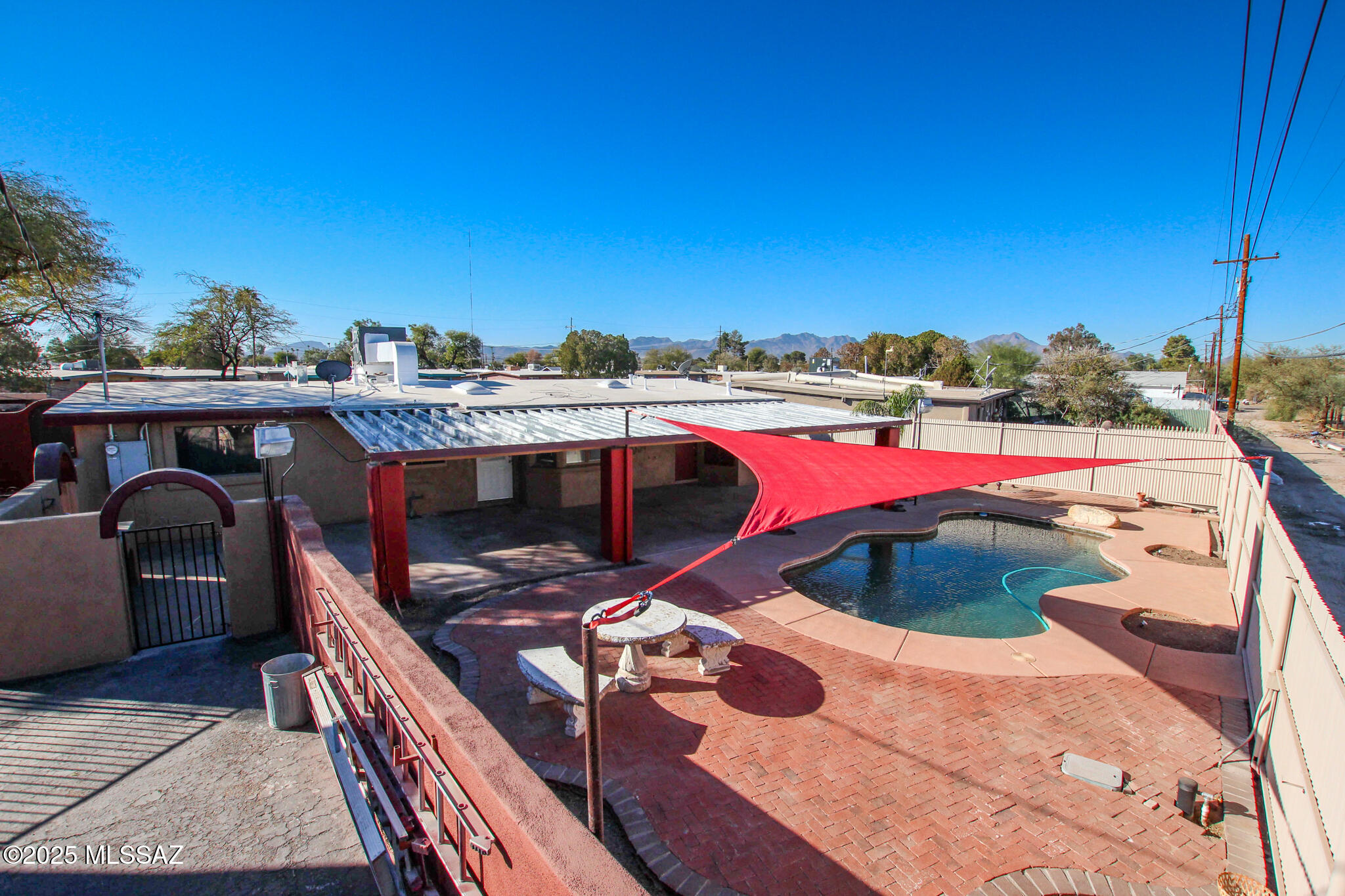 2126 W Calle Fortunado