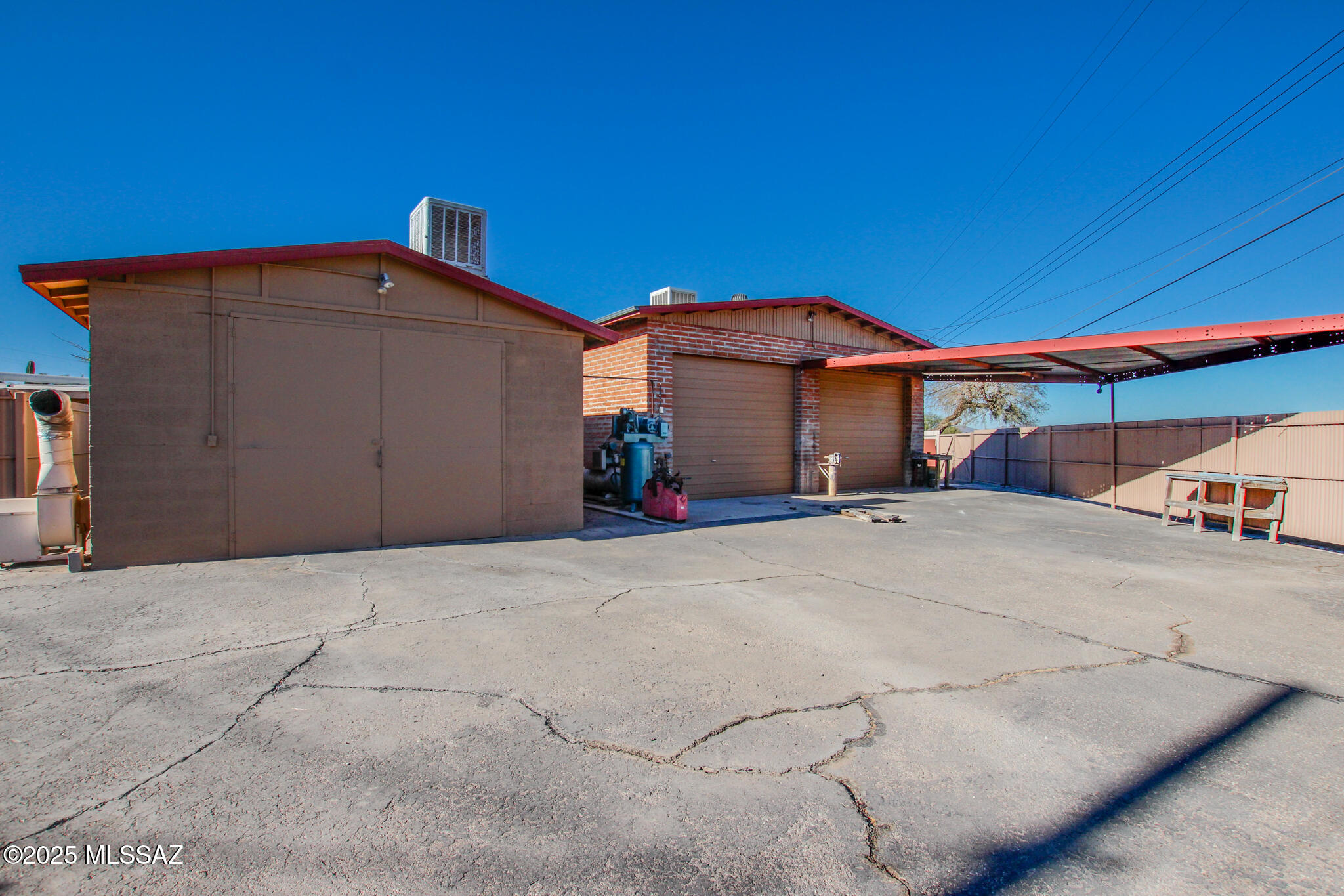 2126 W Calle Fortunado