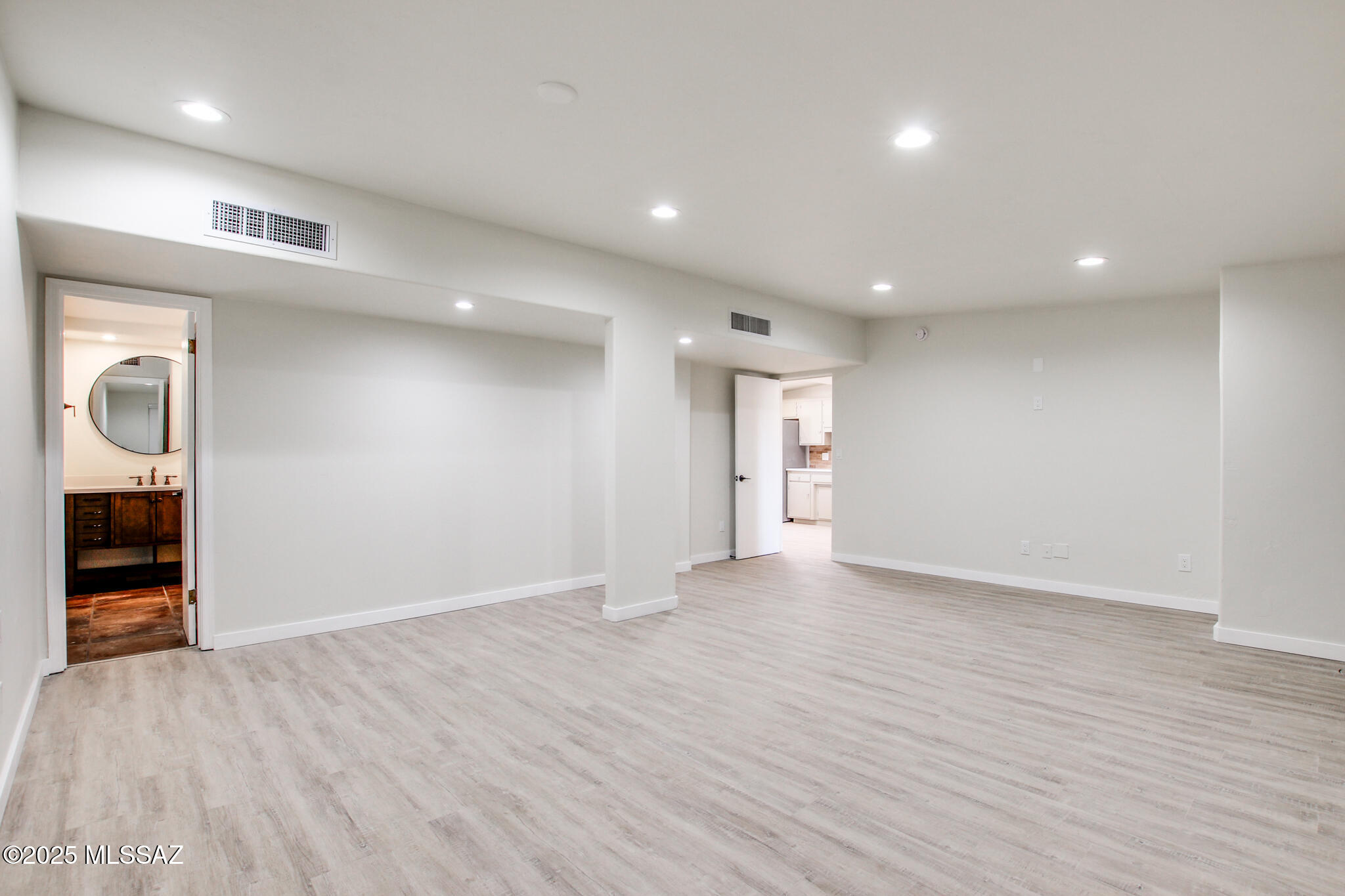 2126 W Calle Fortunado