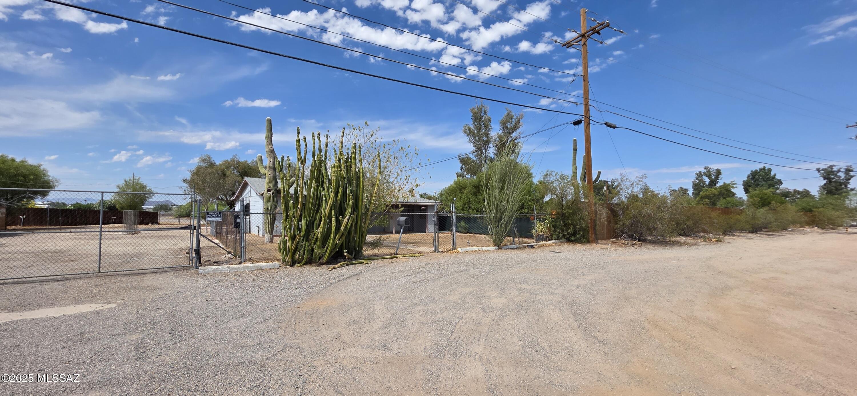 1528 E Bernard Drive