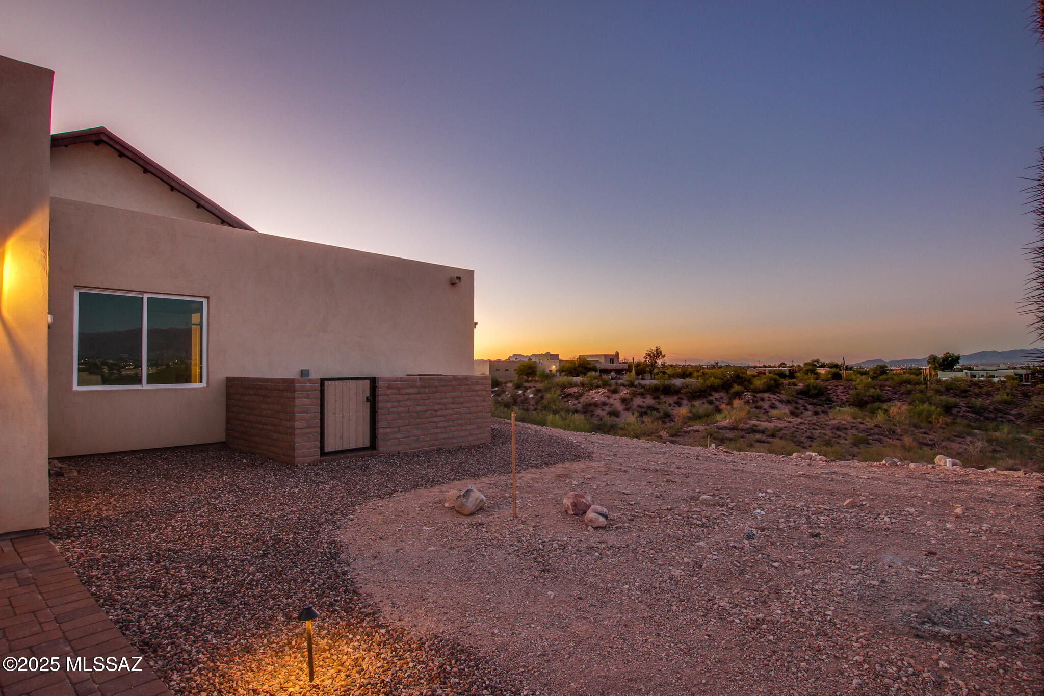 2750 W Black Cloud Court