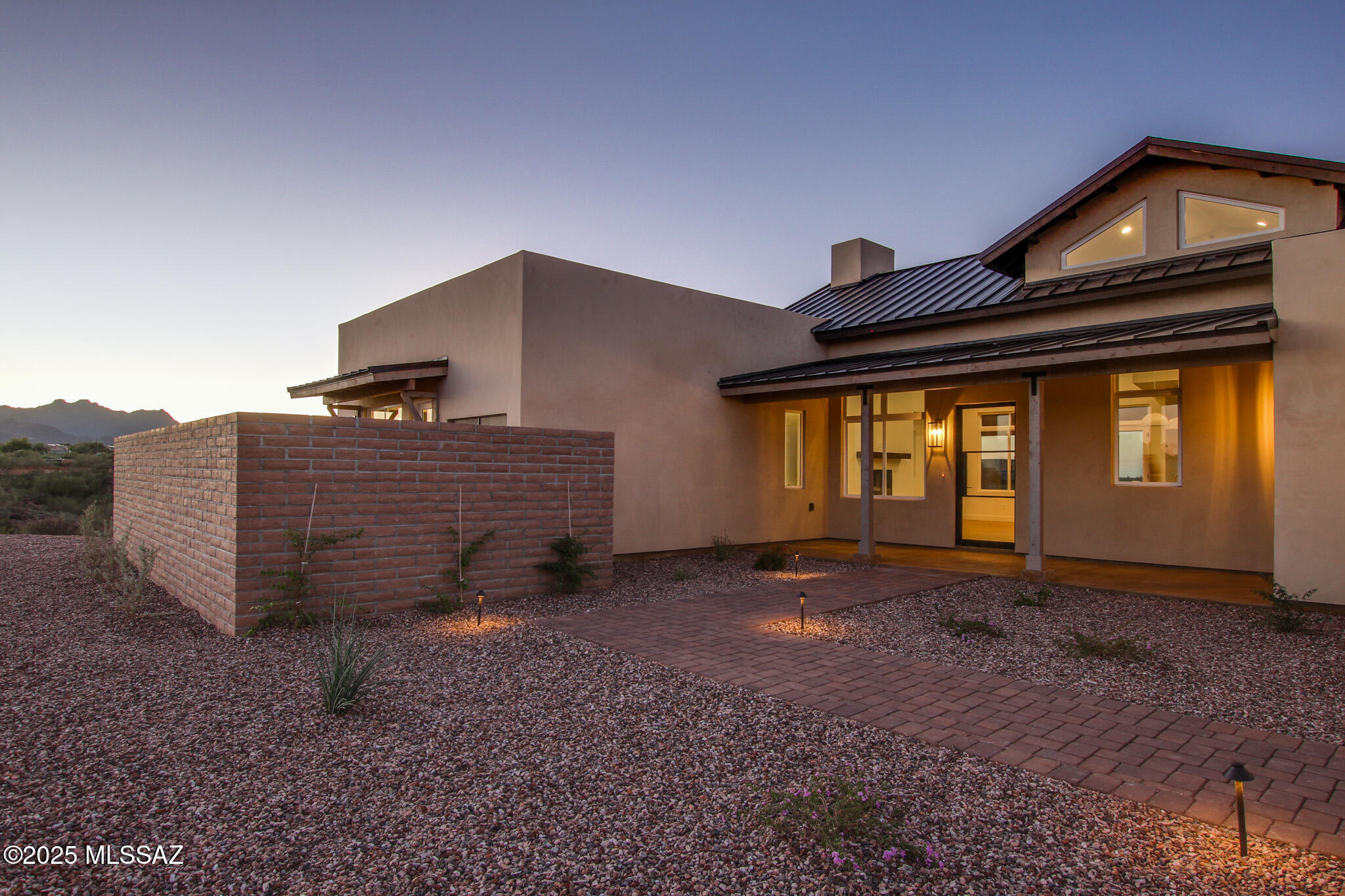 2750 W Black Cloud Court