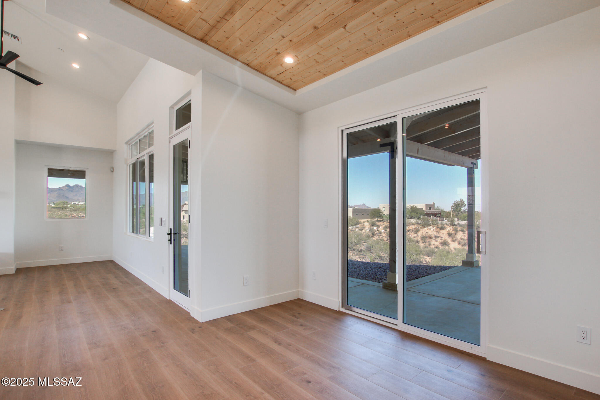 2750 W Black Cloud Court