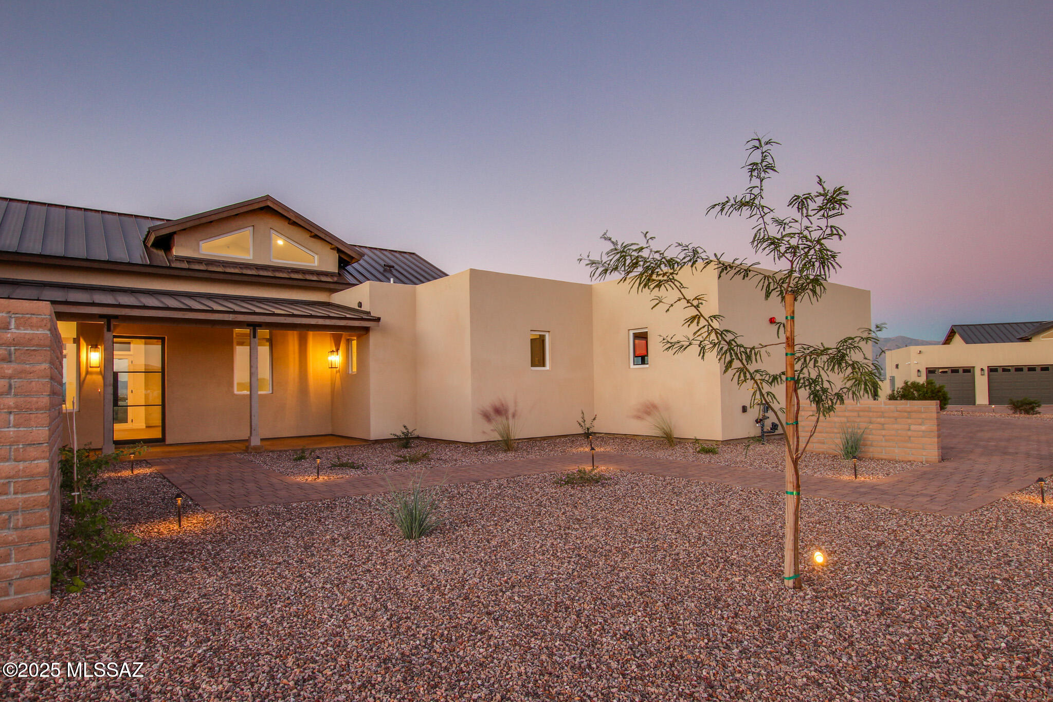 2750 W Black Cloud Court