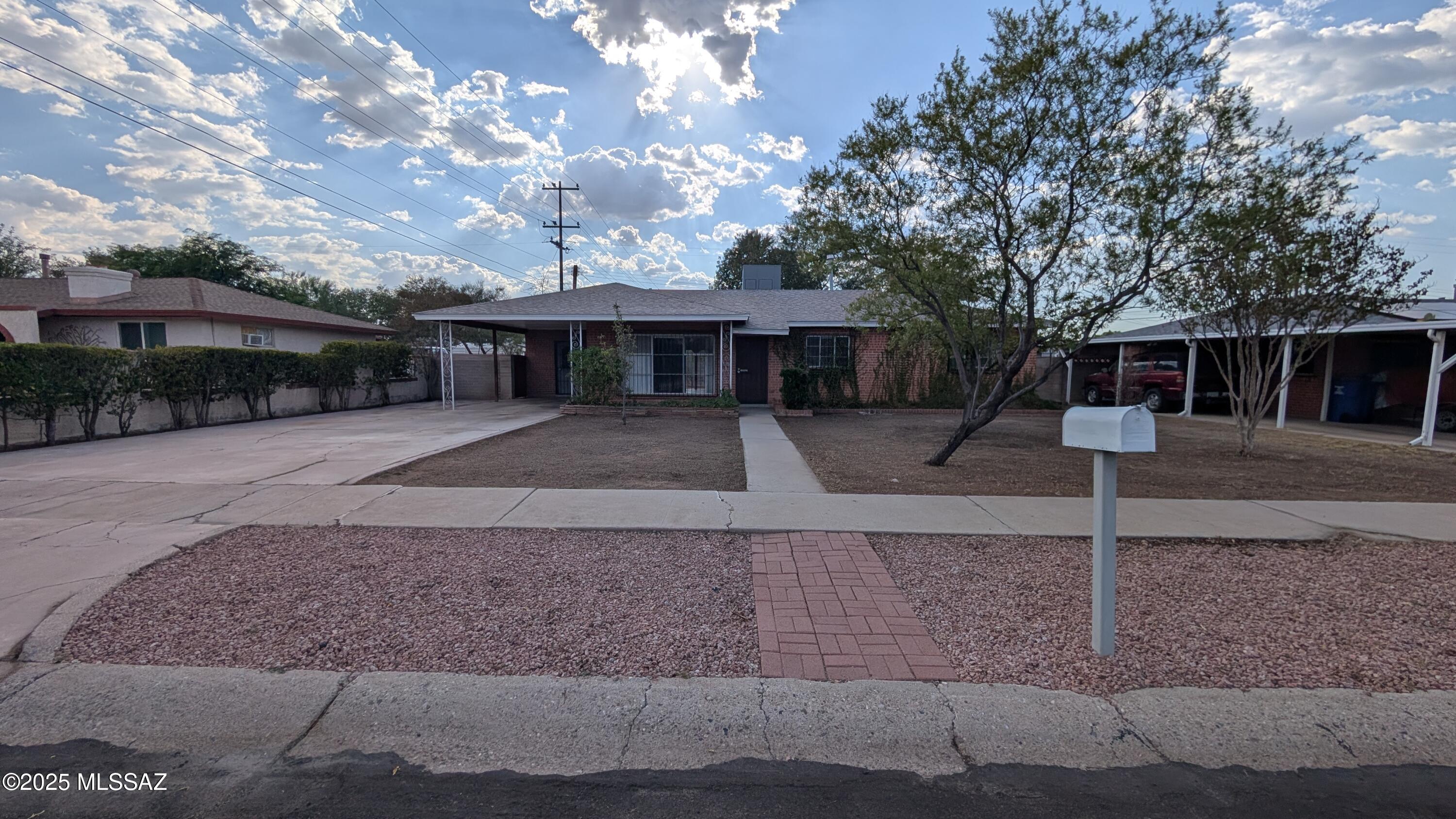 534 S Harvard Avenue