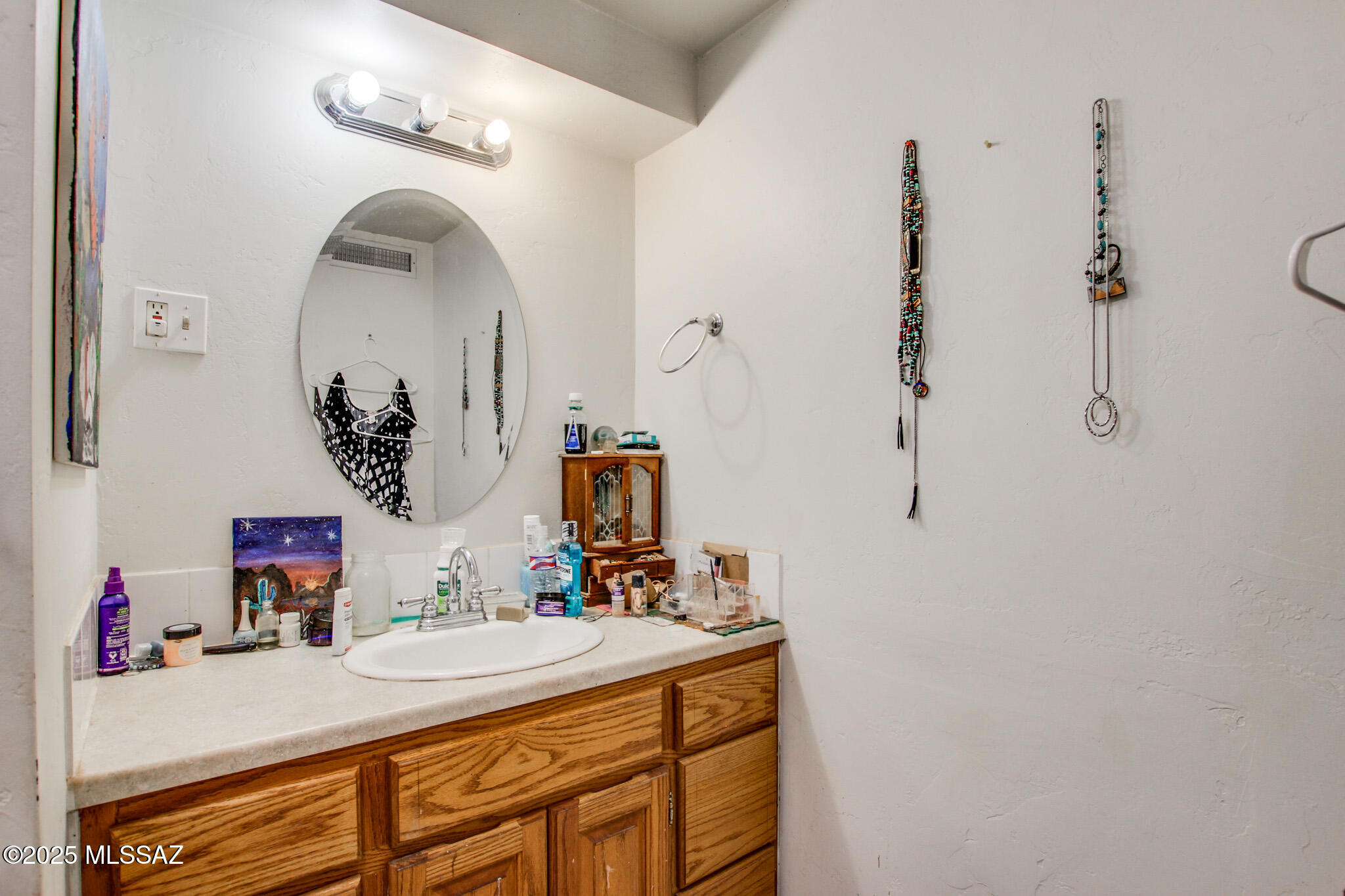 28600 S Nogales Highway