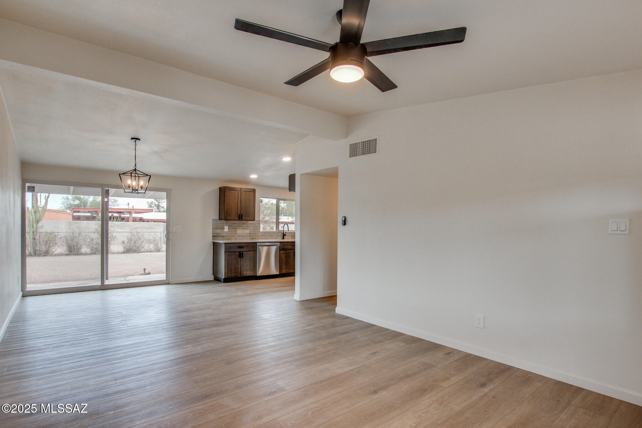 1220 W Fresno Street