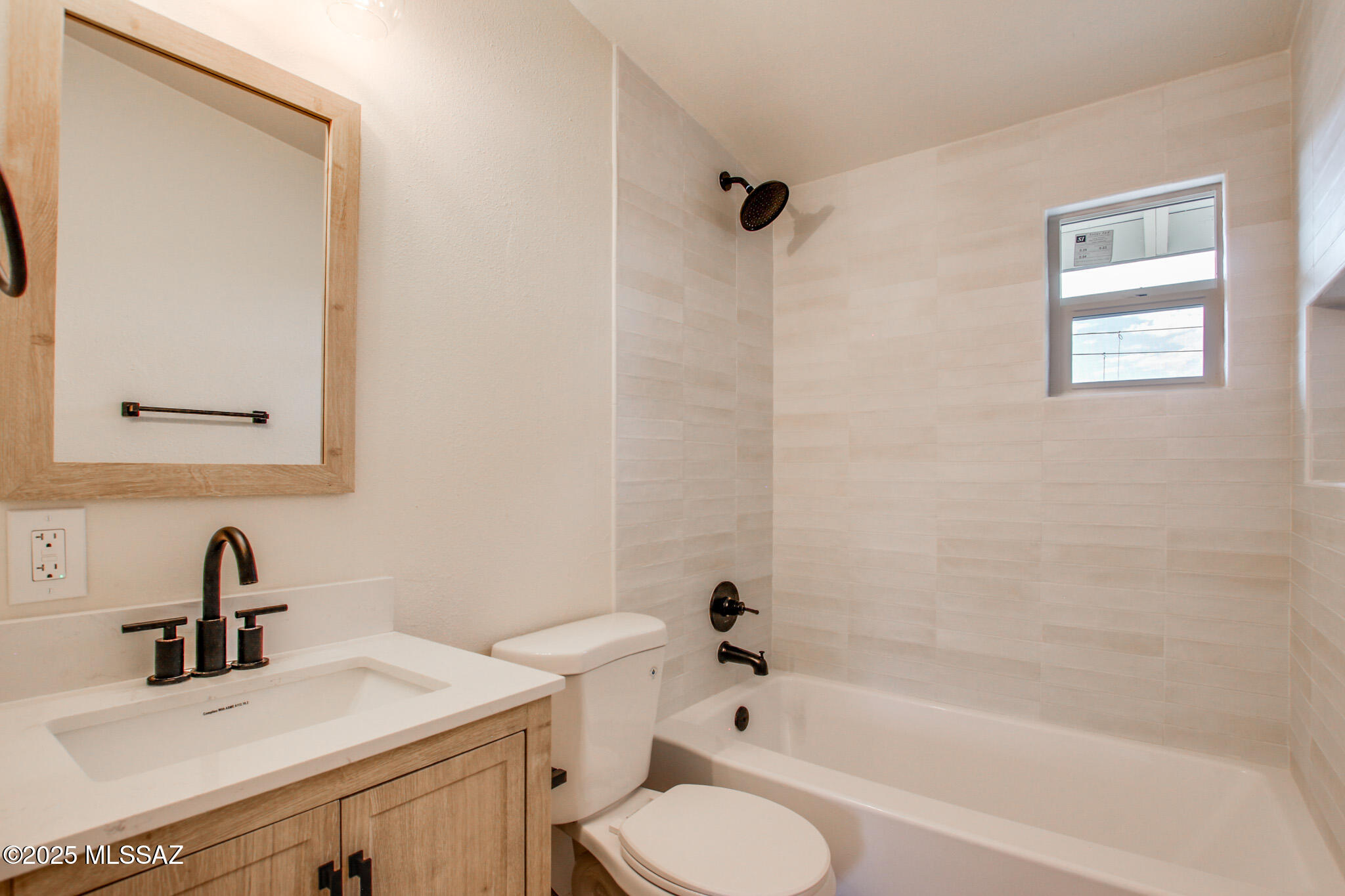 1220 W Fresno Street