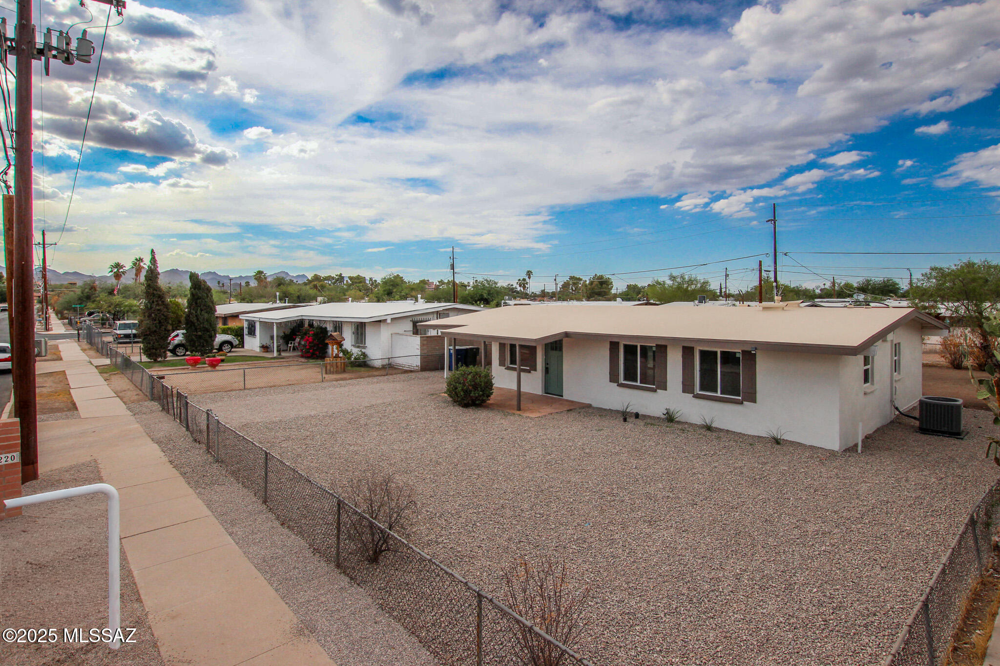 1220 W Fresno Street