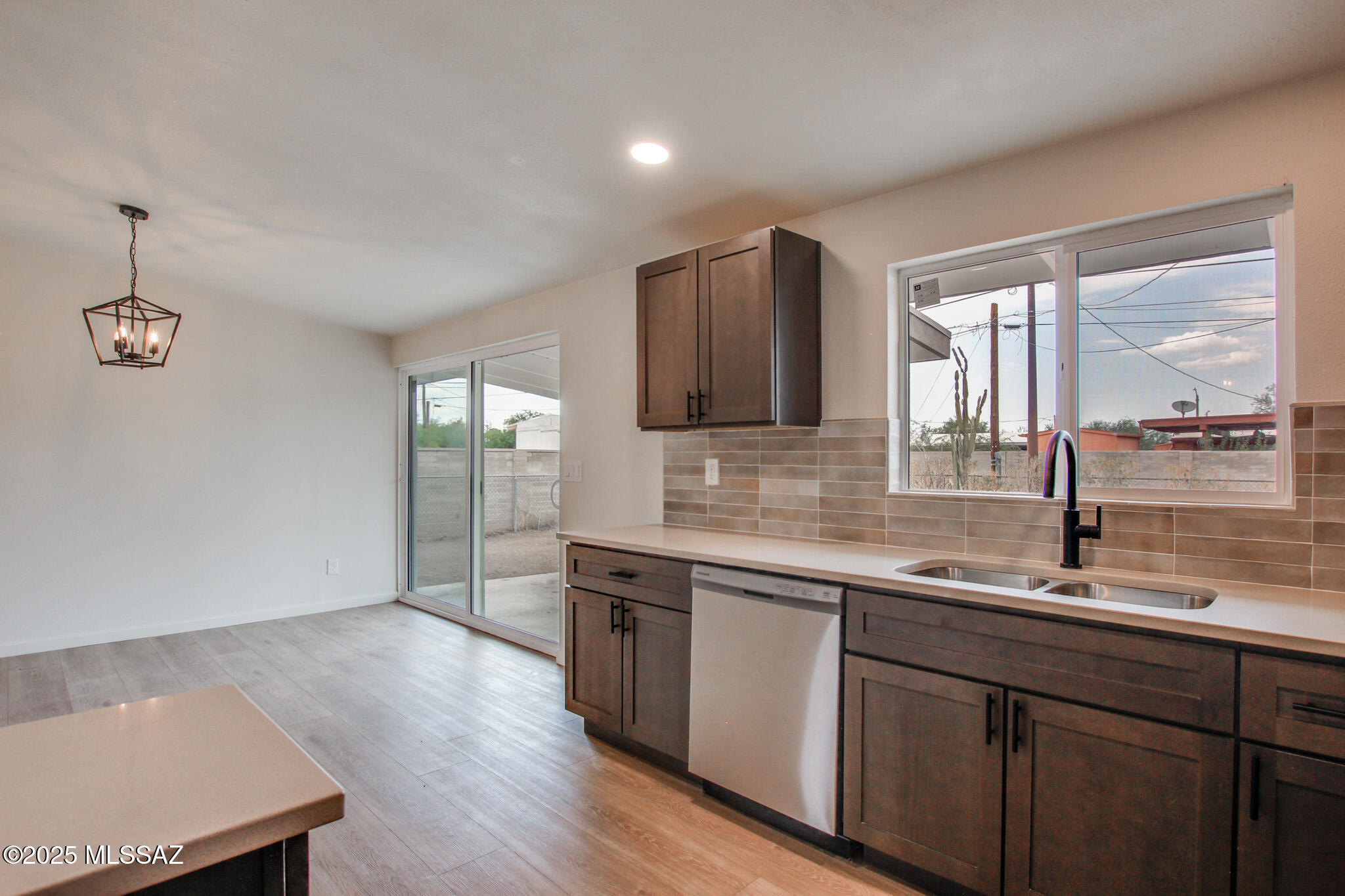 1220 W Fresno Street