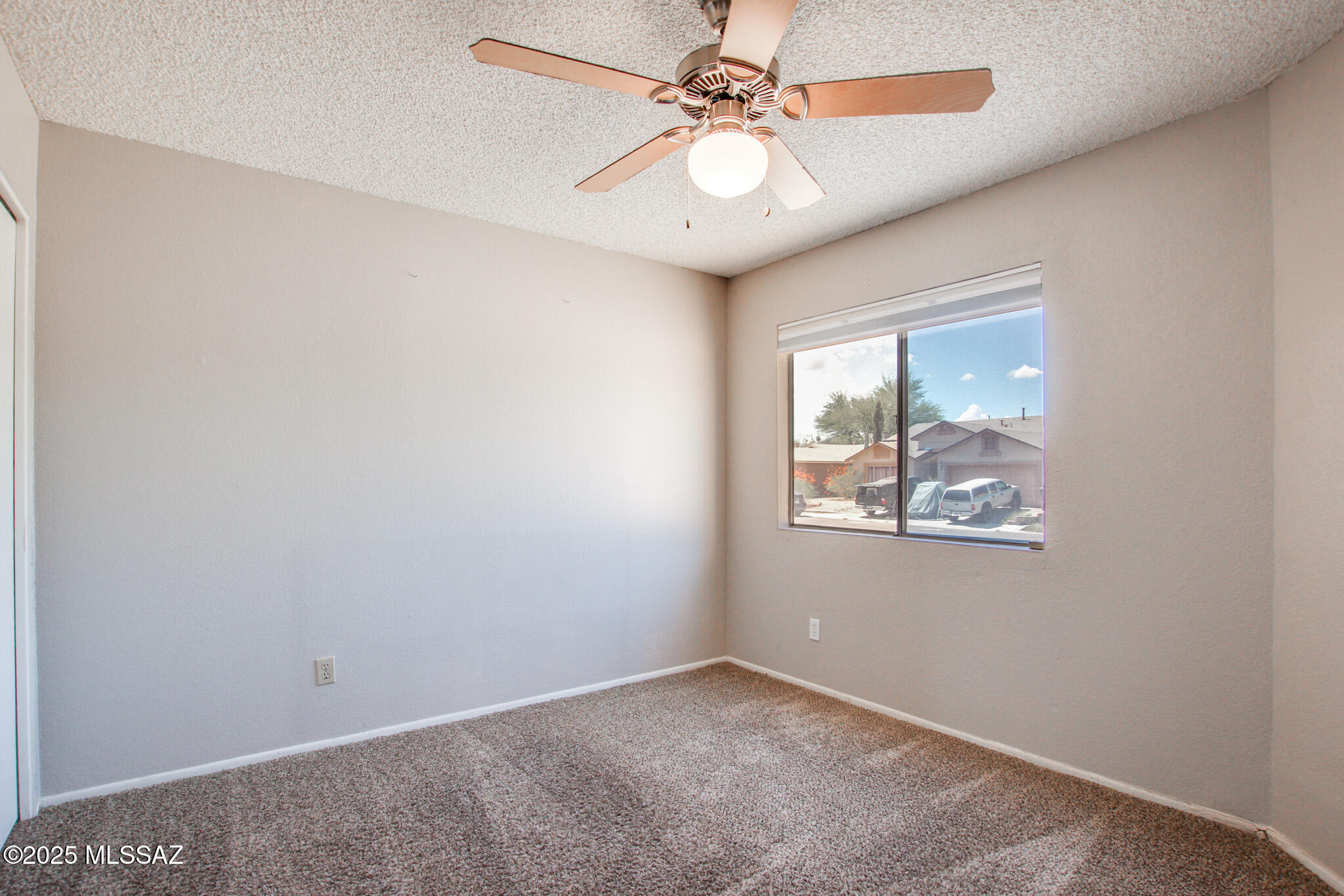 9266 N Hampshire Drive