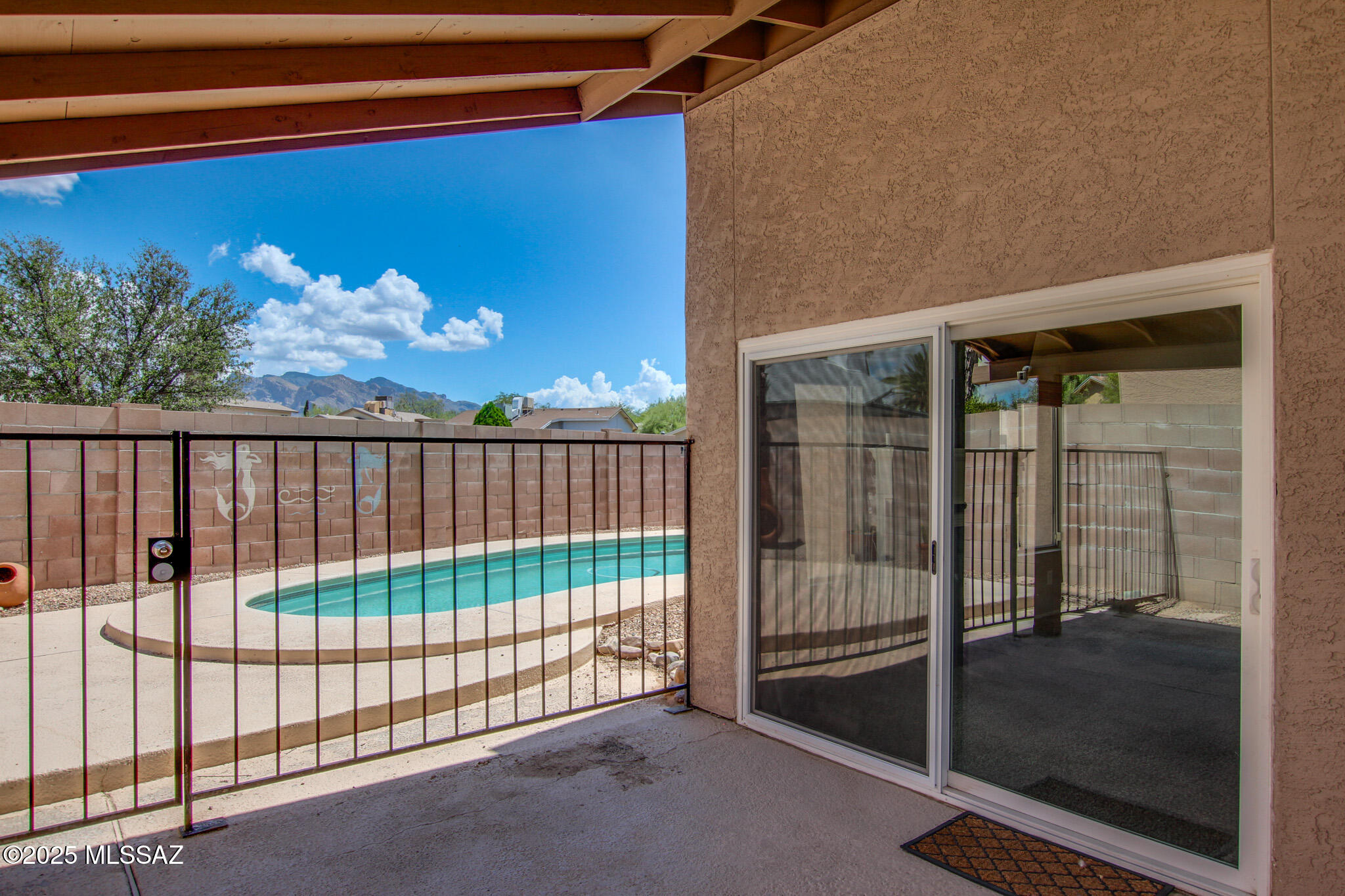 9266 N Hampshire Drive