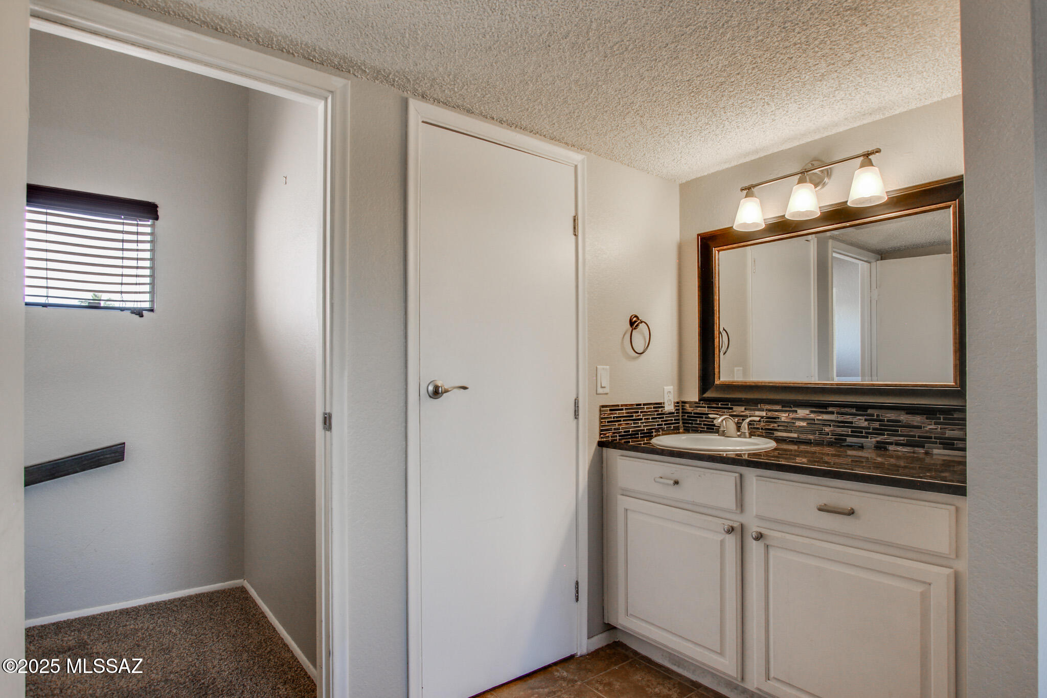 9266 N Hampshire Drive