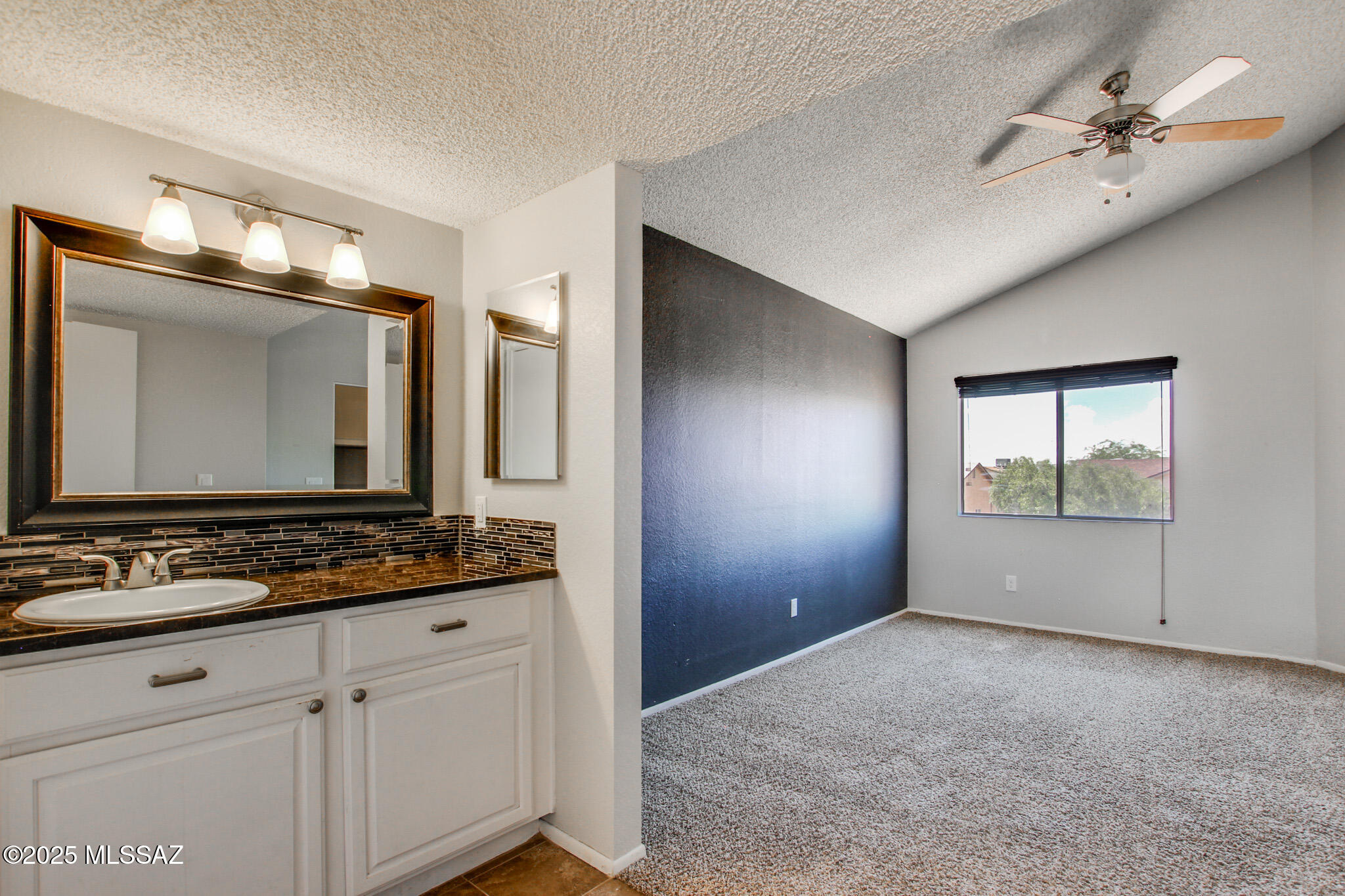 9266 N Hampshire Drive