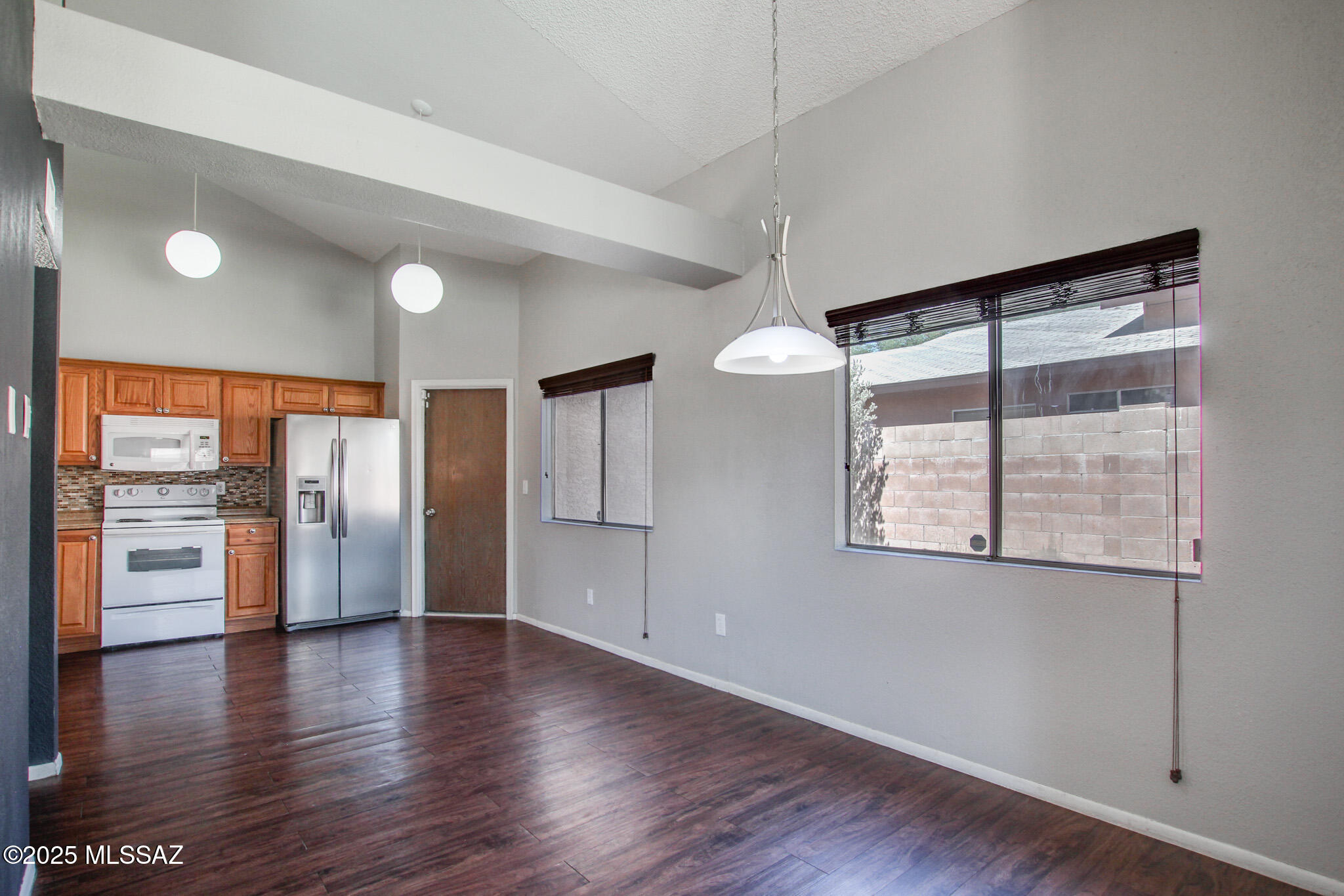 9266 N Hampshire Drive