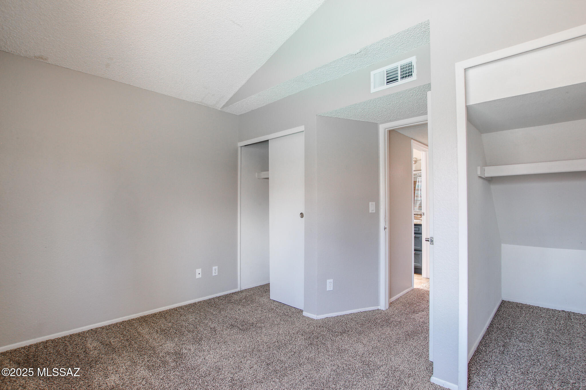 9266 N Hampshire Drive