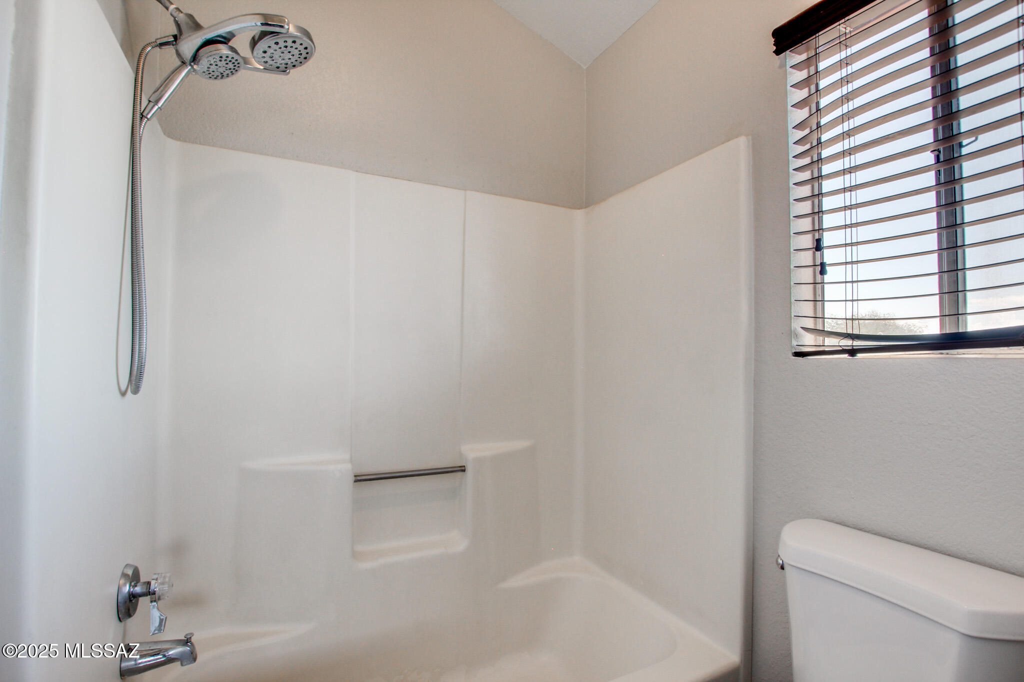 9266 N Hampshire Drive