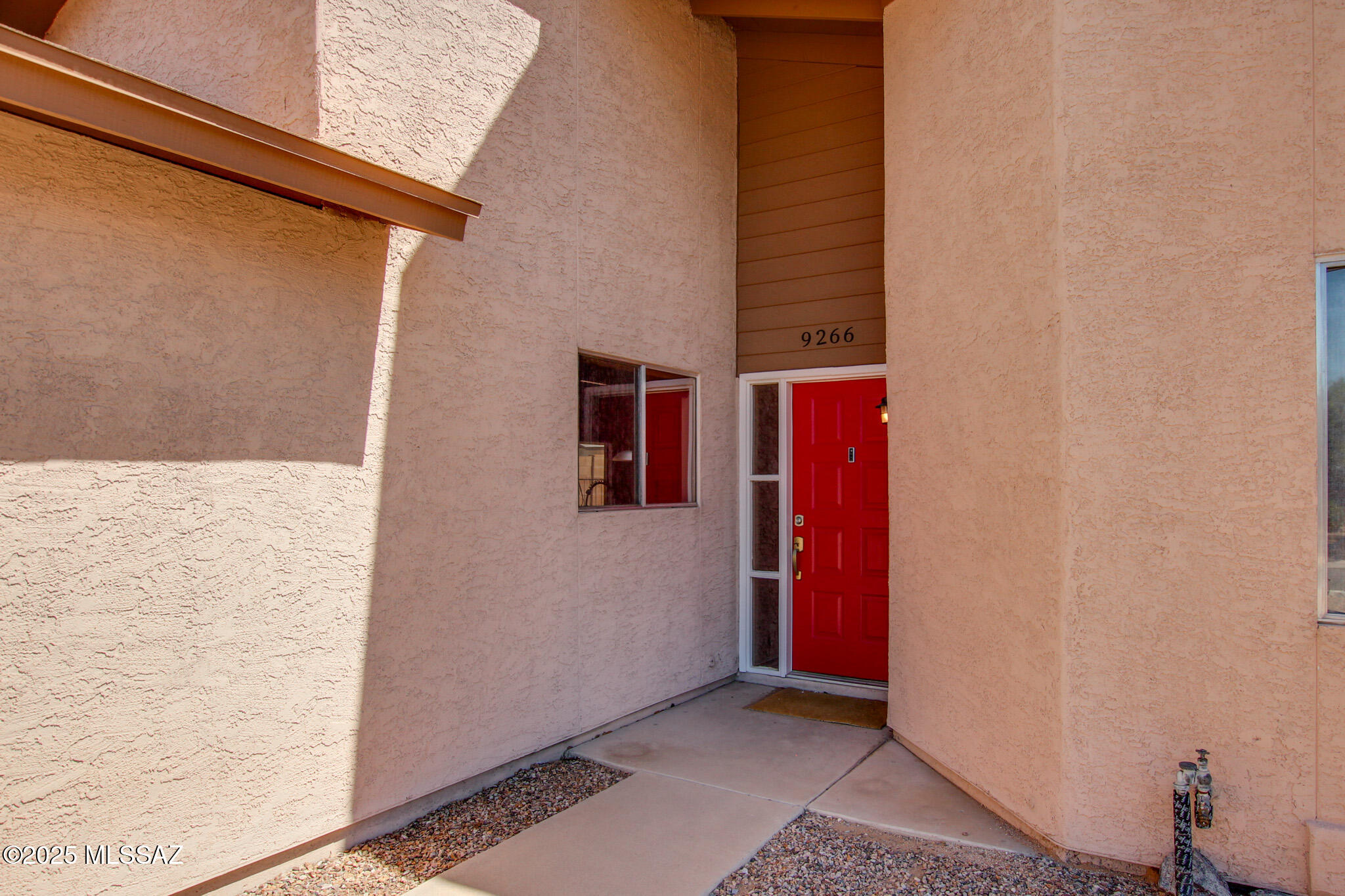 9266 N Hampshire Drive