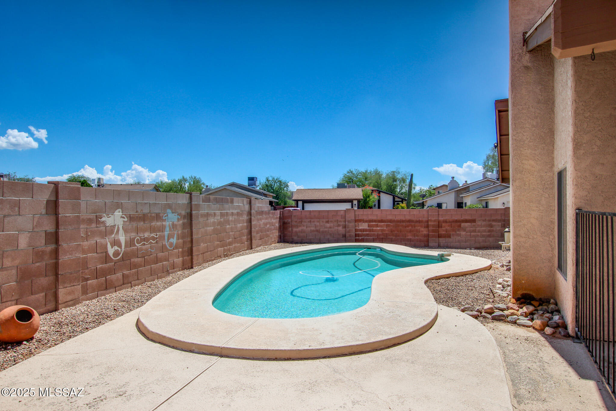 9266 N Hampshire Drive