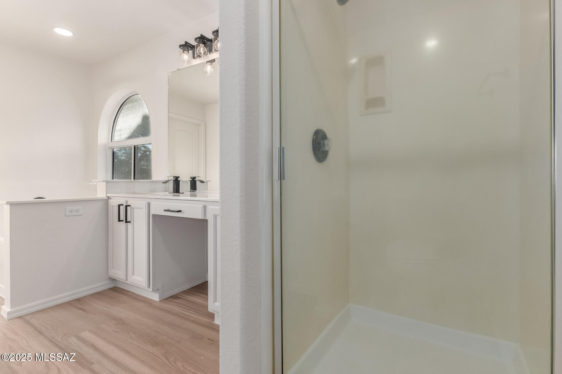 10161 E Queensgate Way