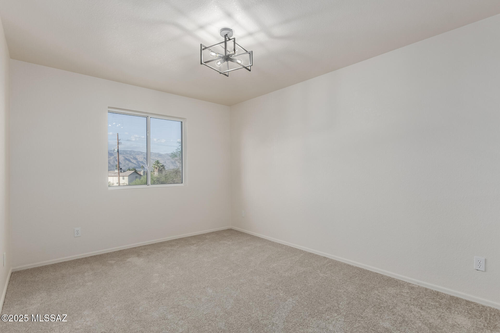 10161 E Queensgate Way