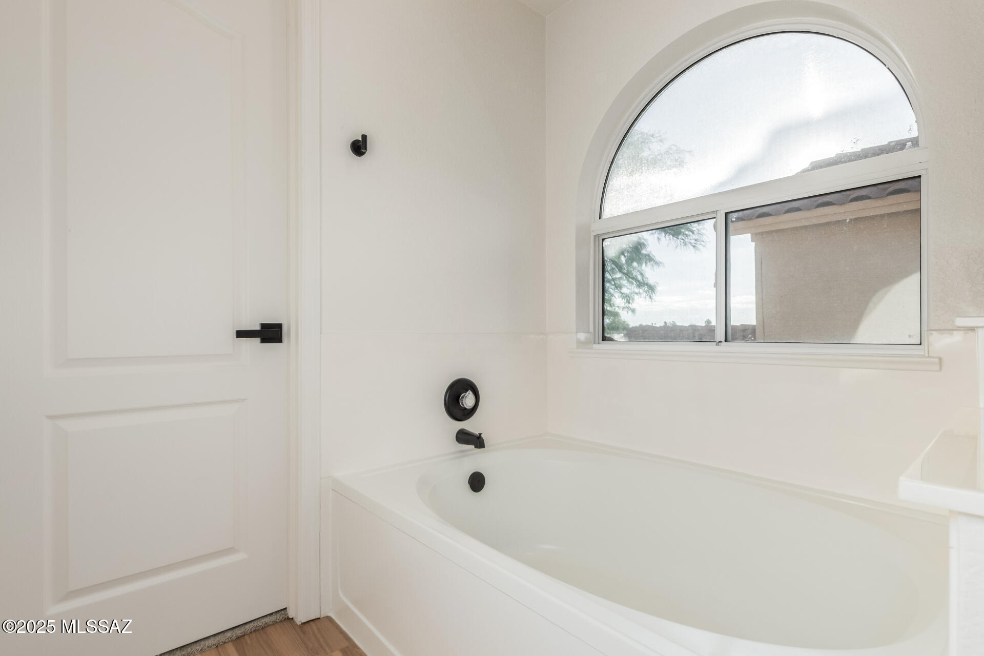 10161 E Queensgate Way