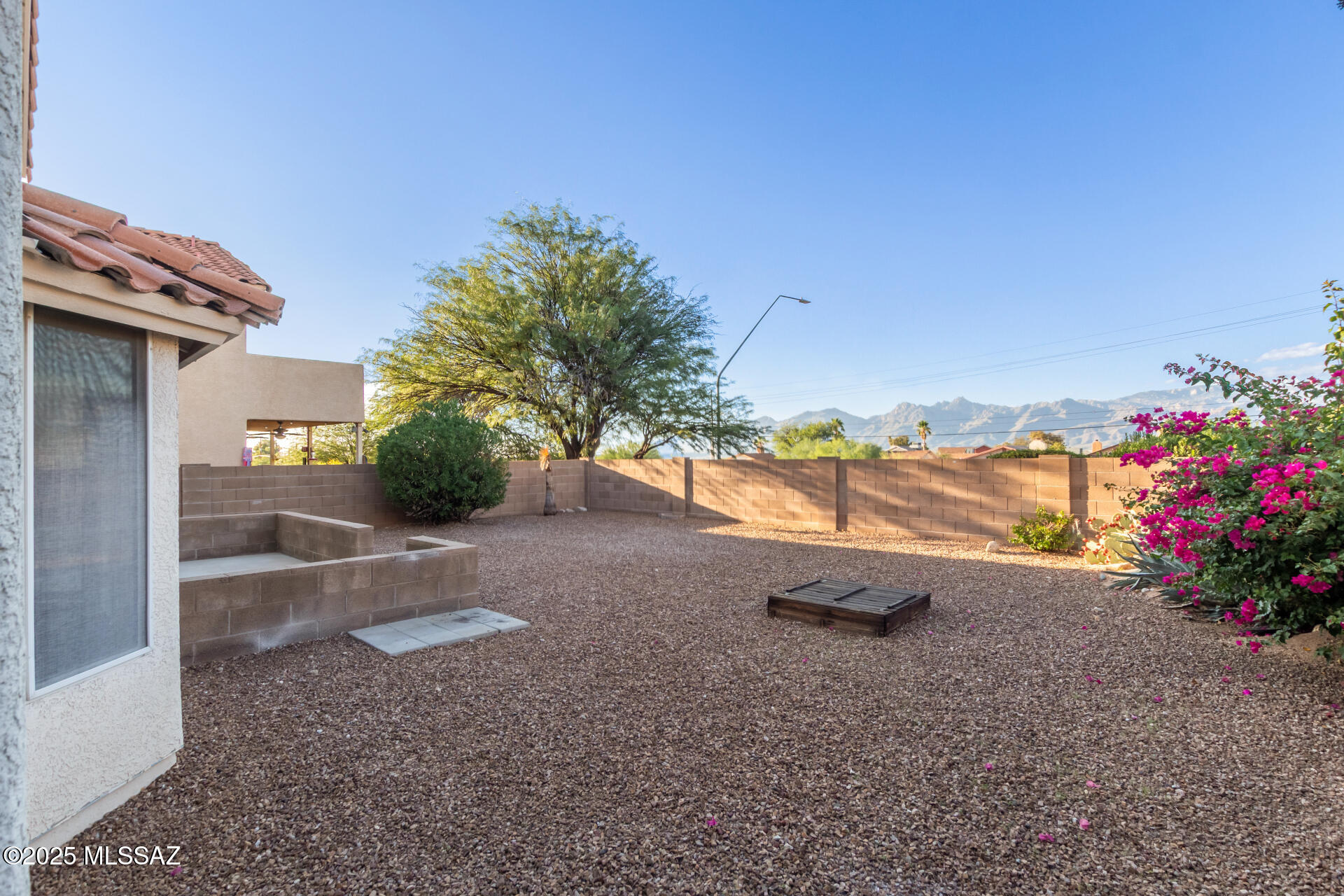 10161 E Queensgate Way