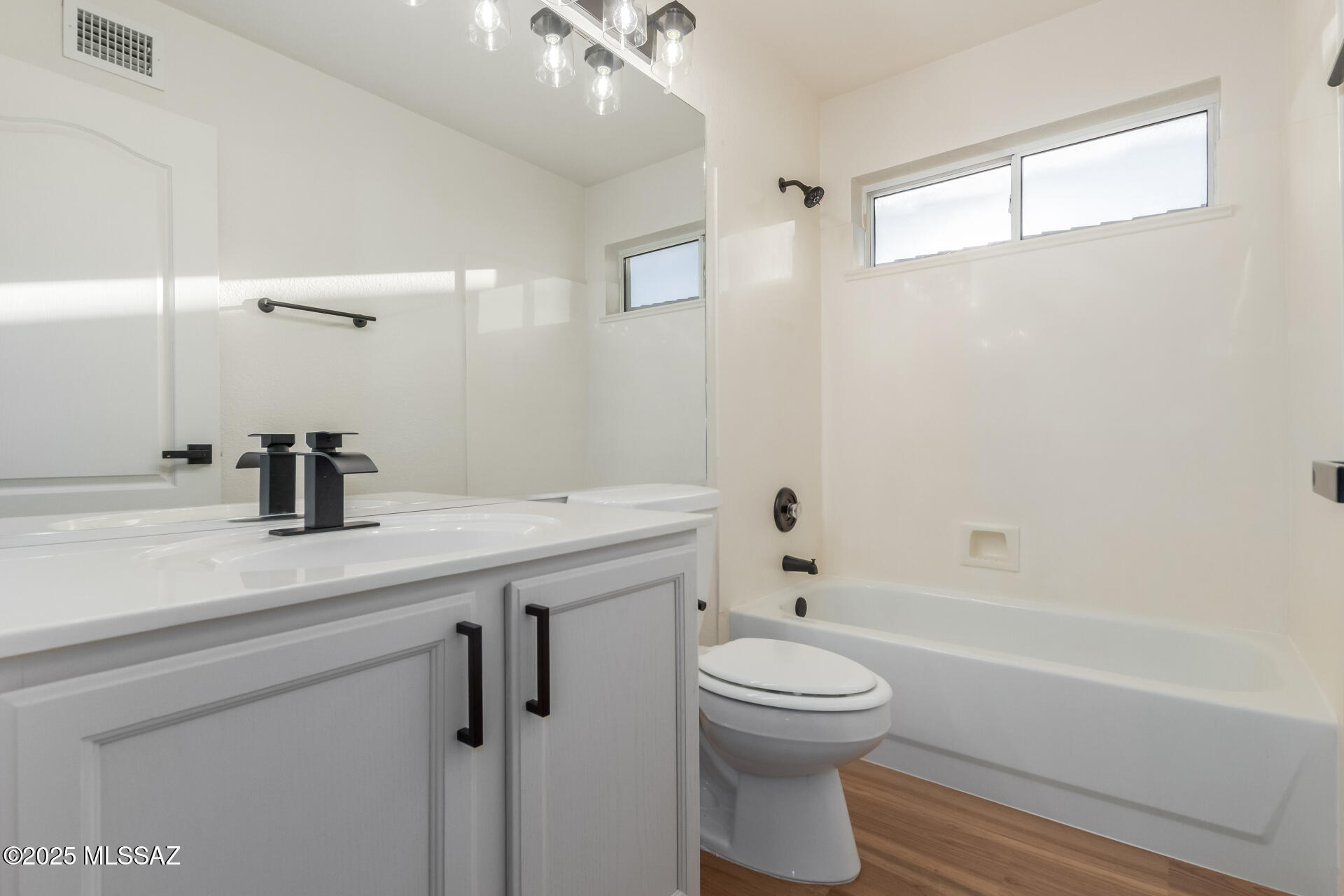 10161 E Queensgate Way