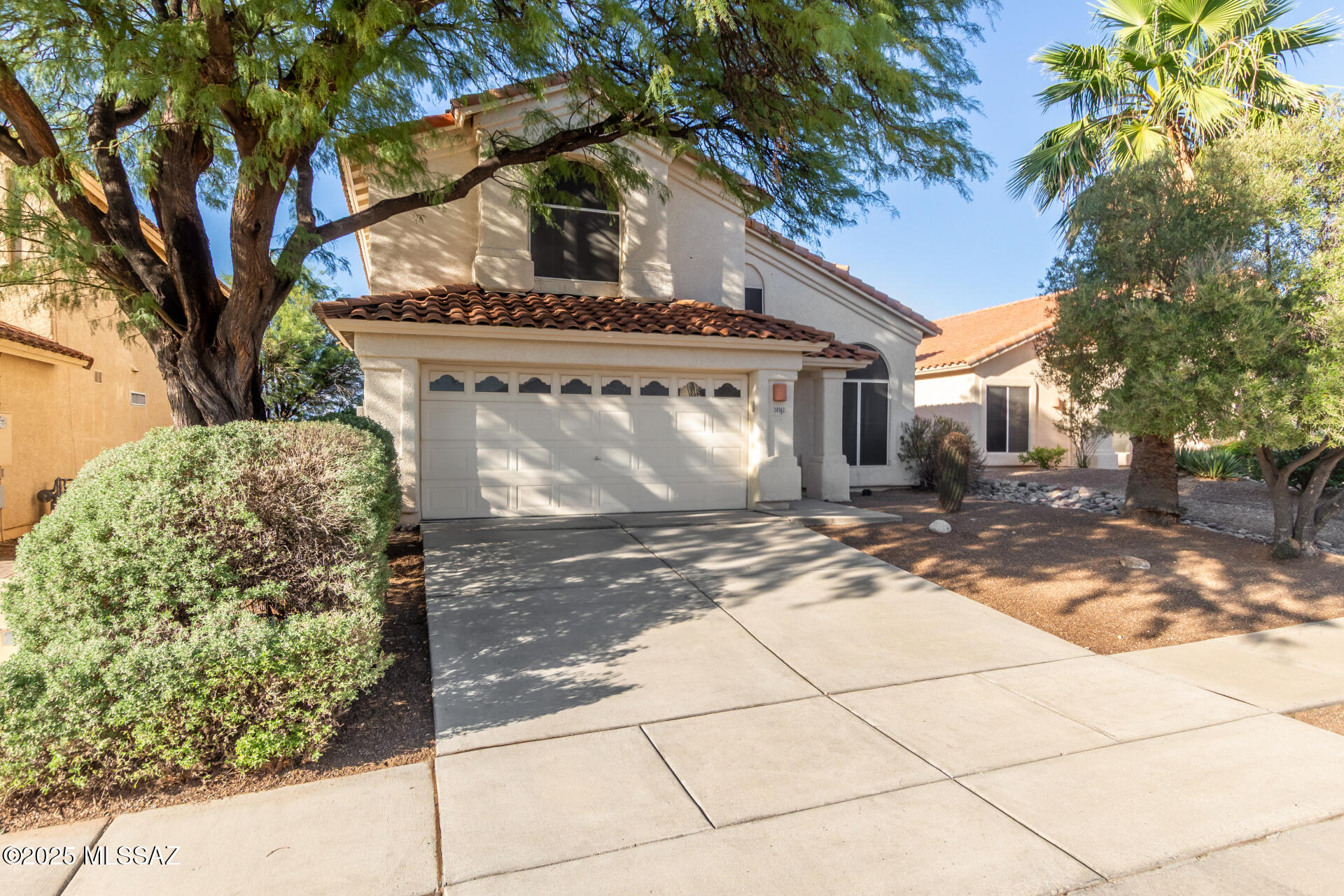 10161 E Queensgate Way