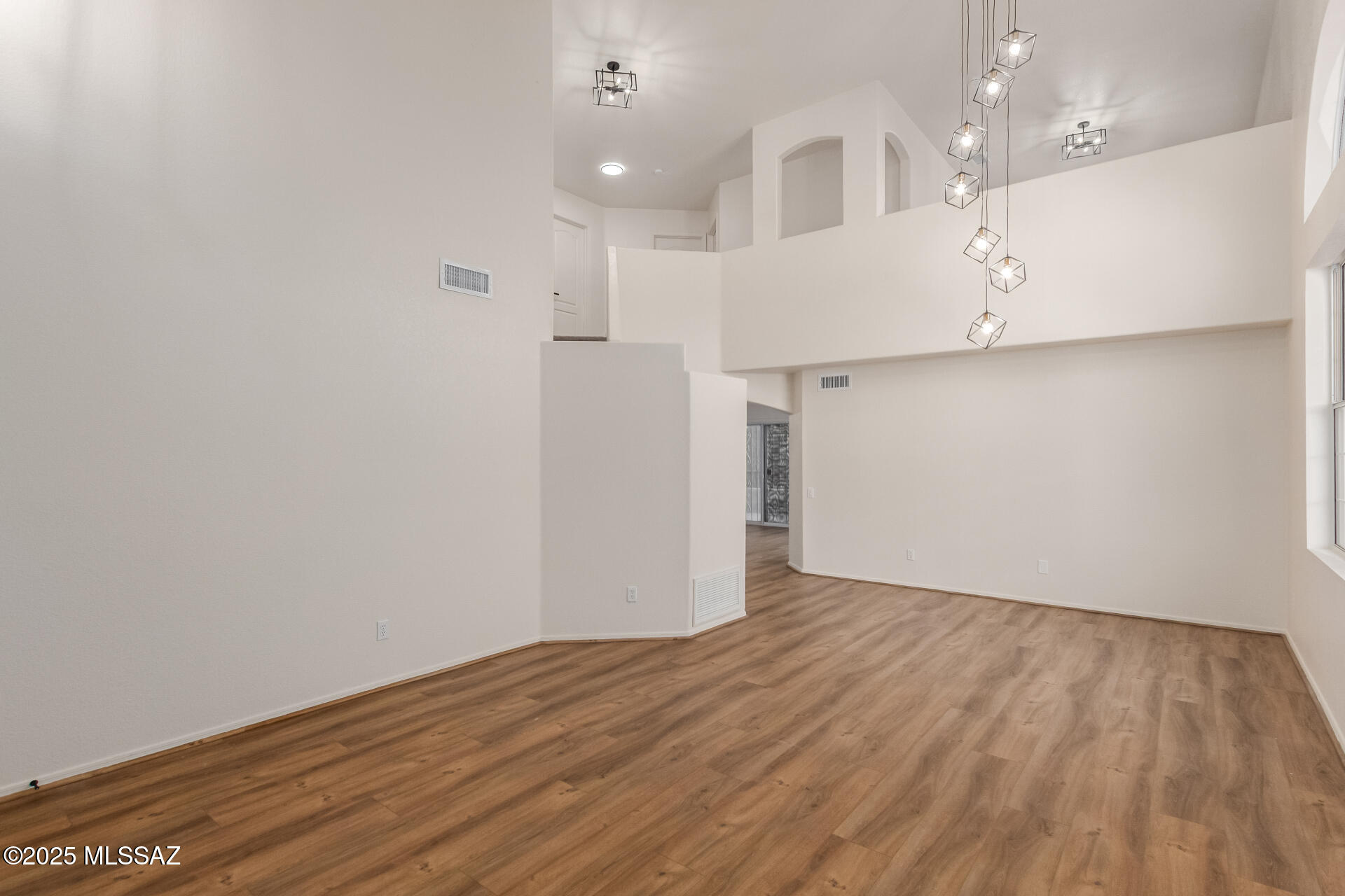 10161 E Queensgate Way