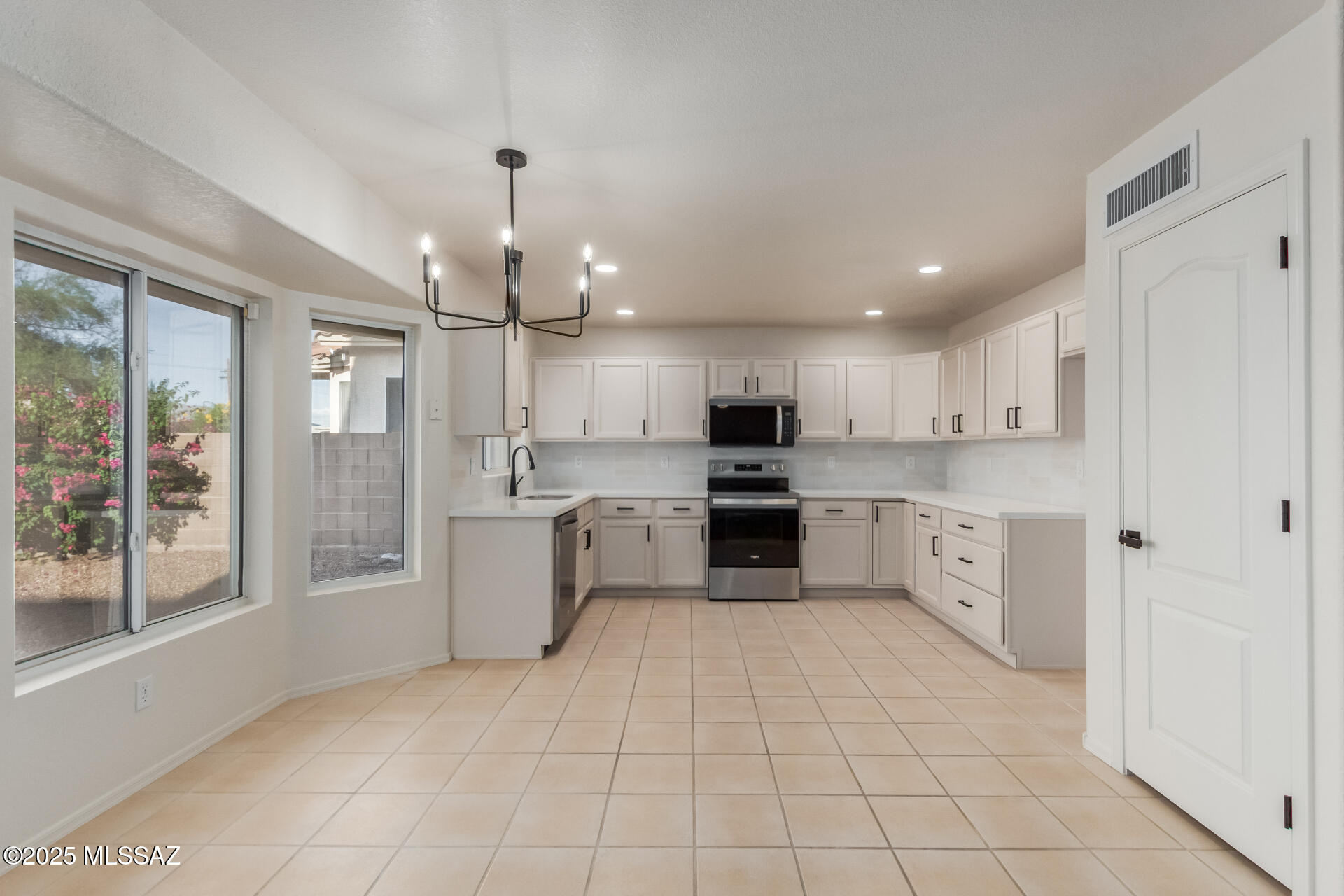 10161 E Queensgate Way