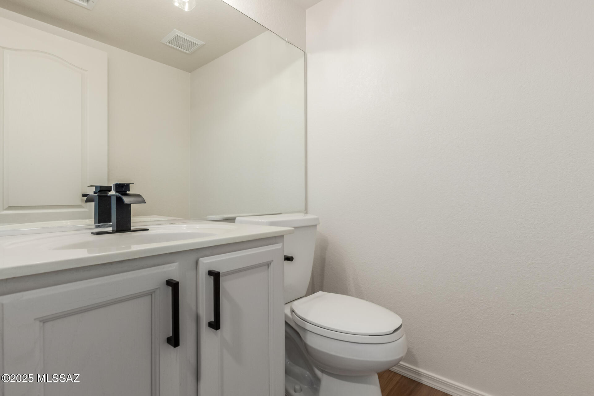 10161 E Queensgate Way