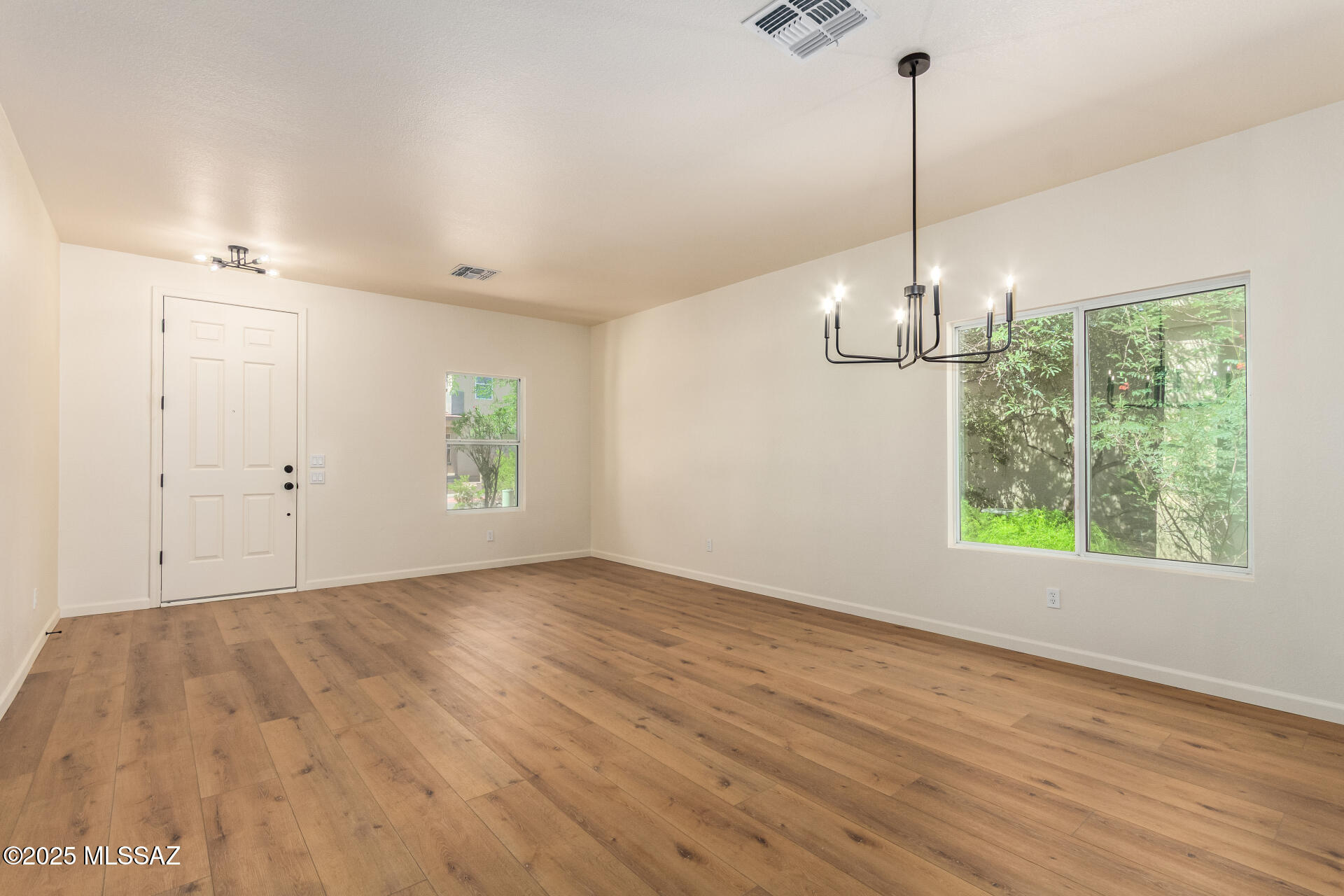 3368 N Pebble Rapids Place