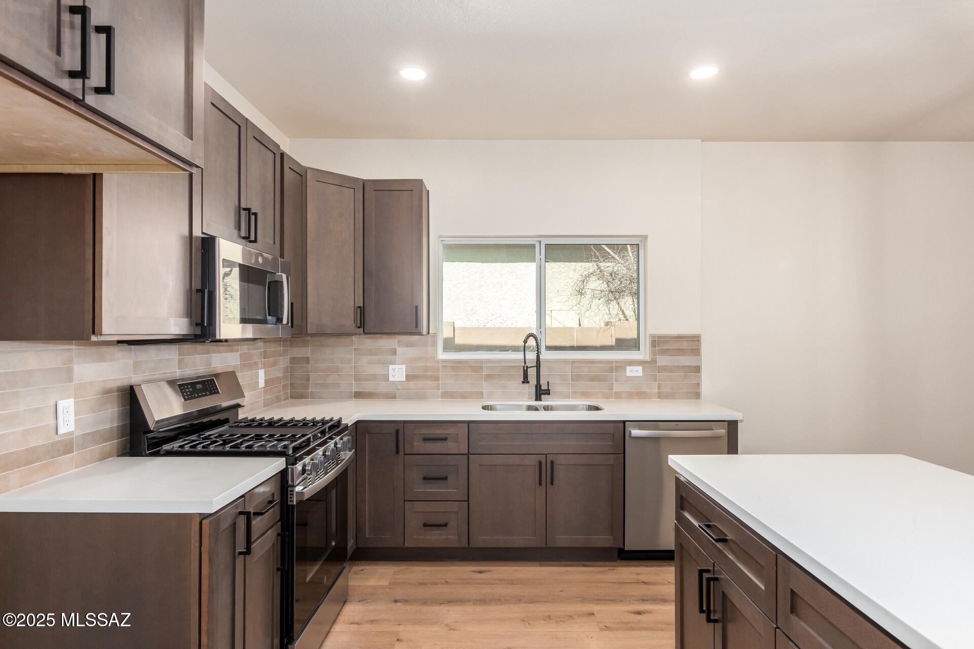 3368 N Pebble Rapids Place