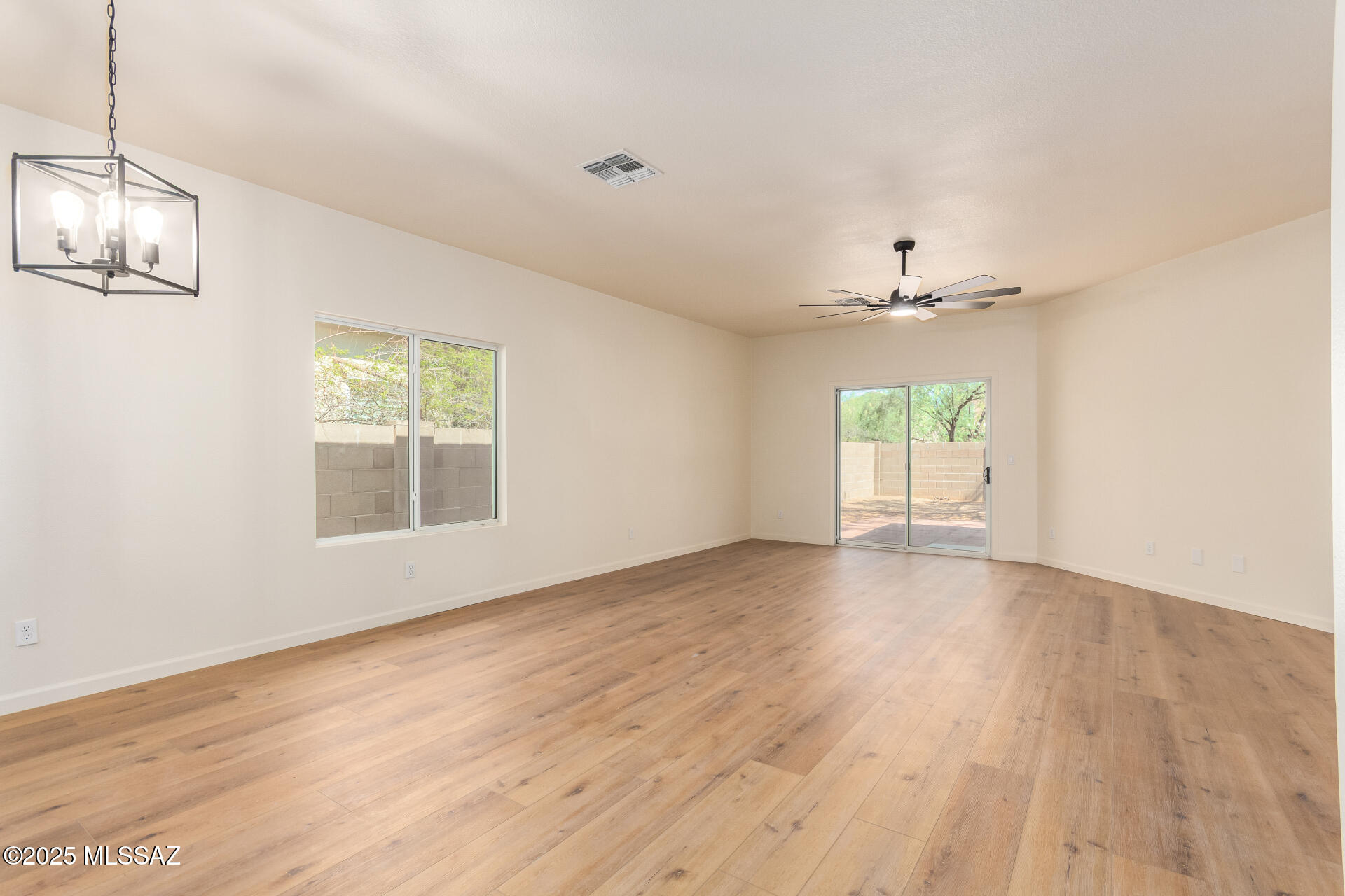 3368 N Pebble Rapids Place