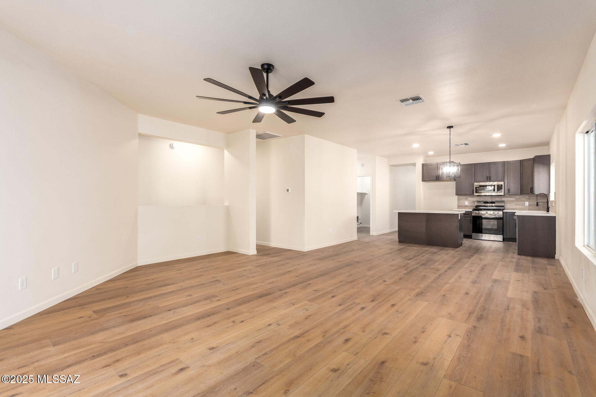 3368 N Pebble Rapids Place