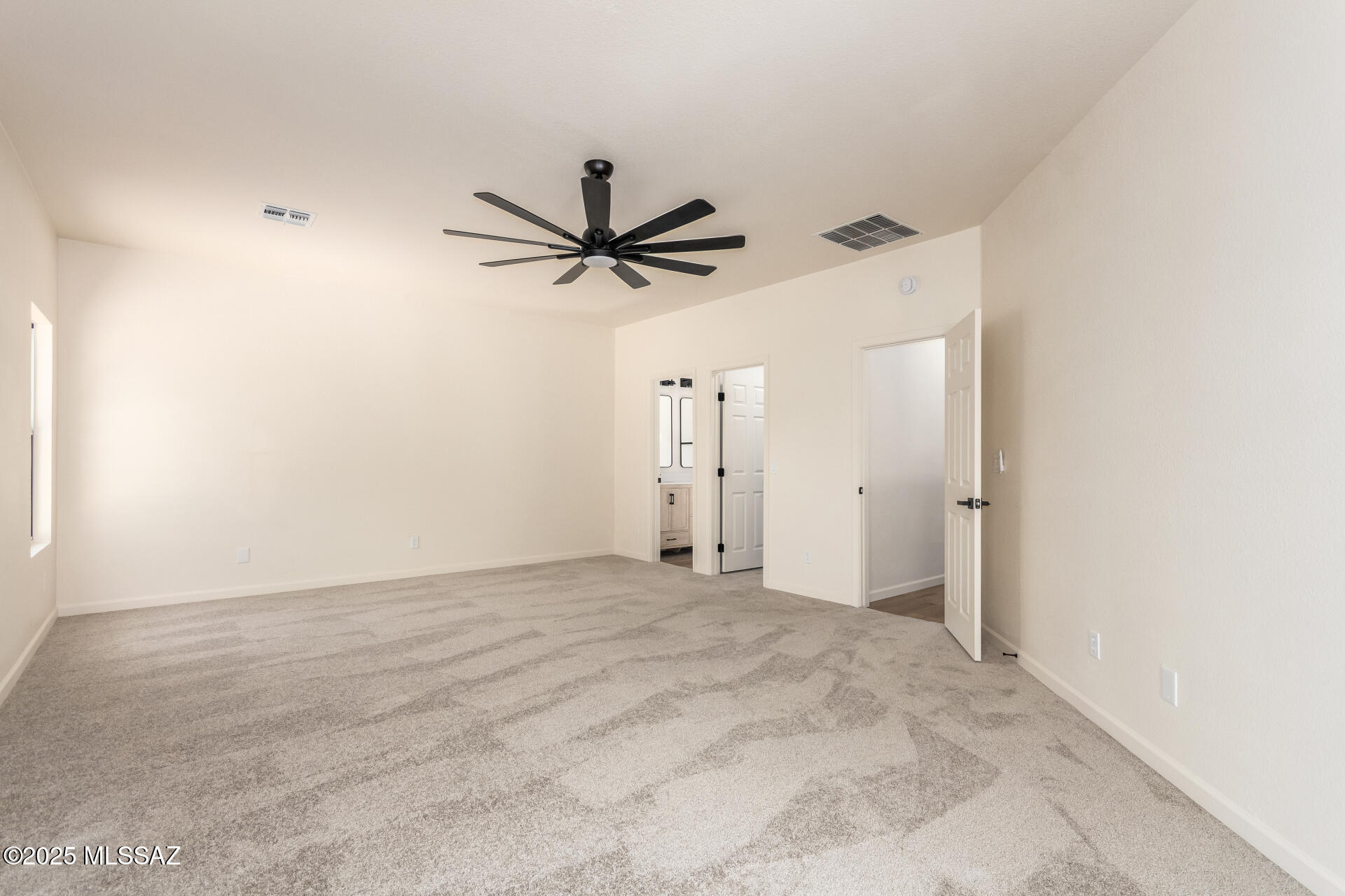 3368 N Pebble Rapids Place