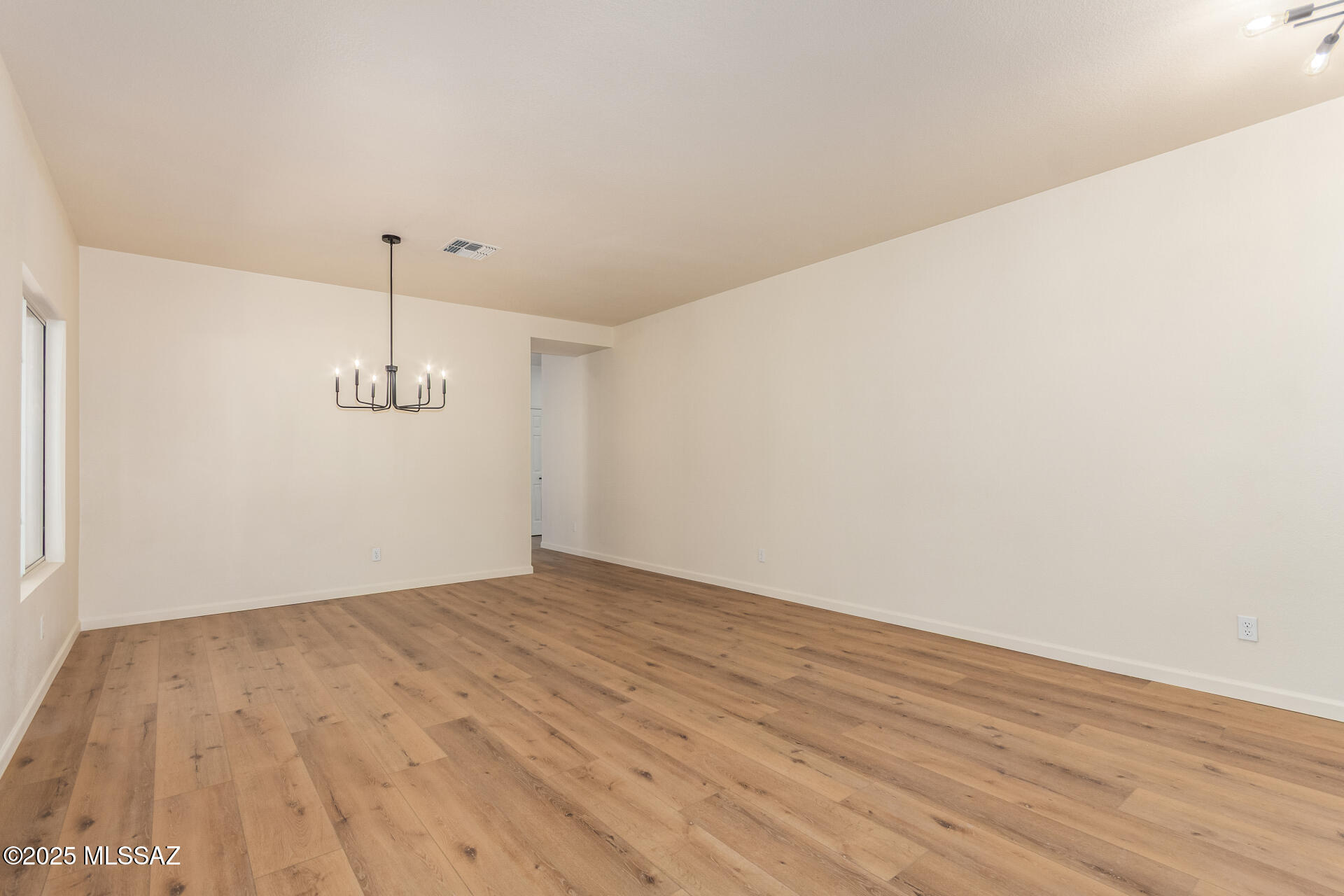 3368 N Pebble Rapids Place