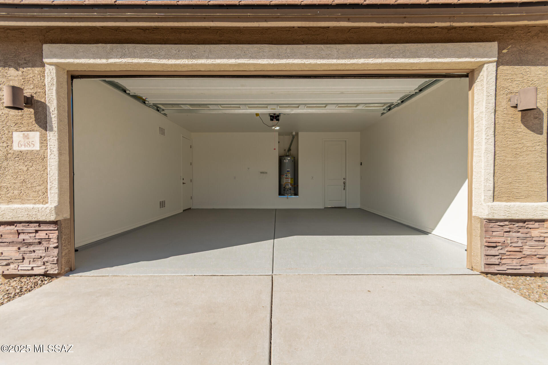 6485 E Via Jardin Verde