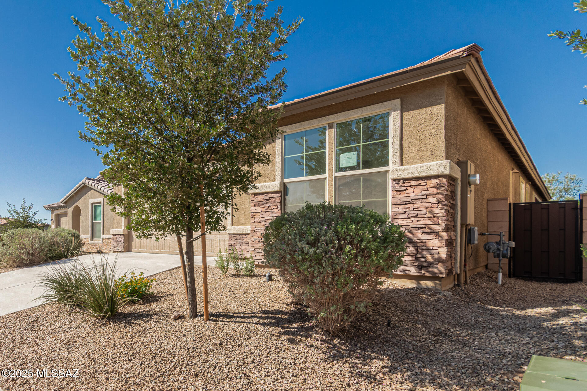 6485 E Via Jardin Verde