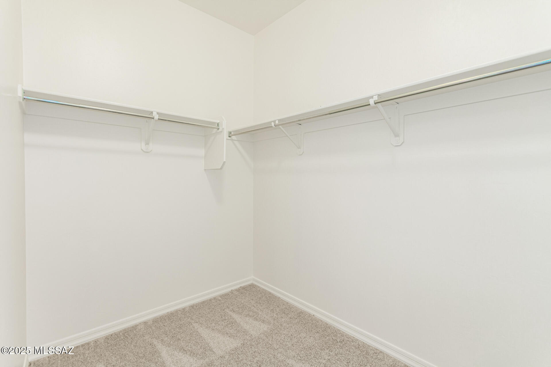 6485 E Via Jardin Verde