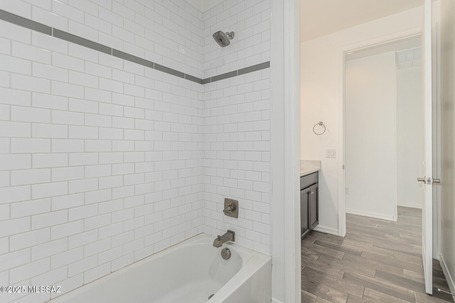 6485 E Via Jardin Verde