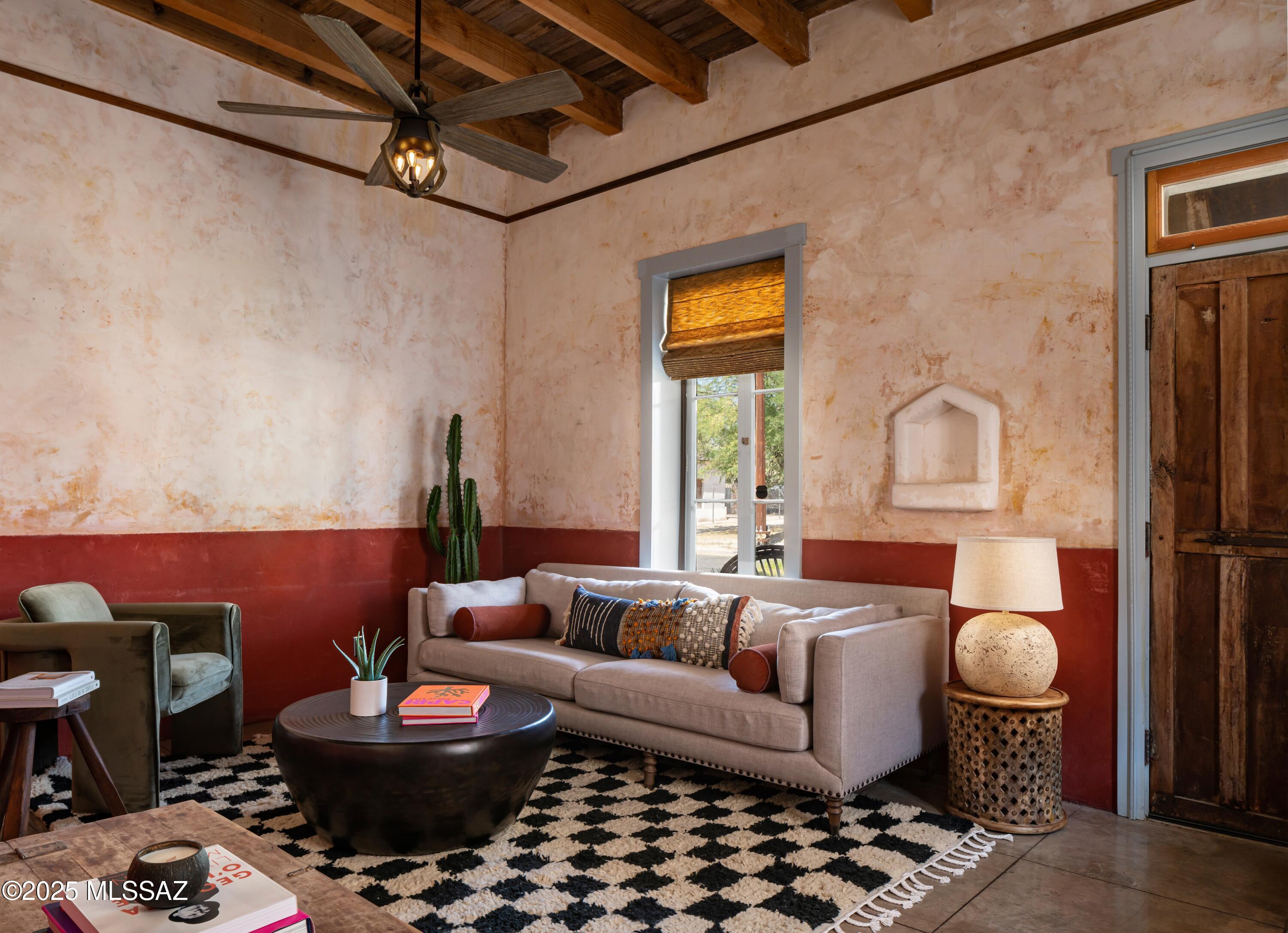 594 S Convent Avenue