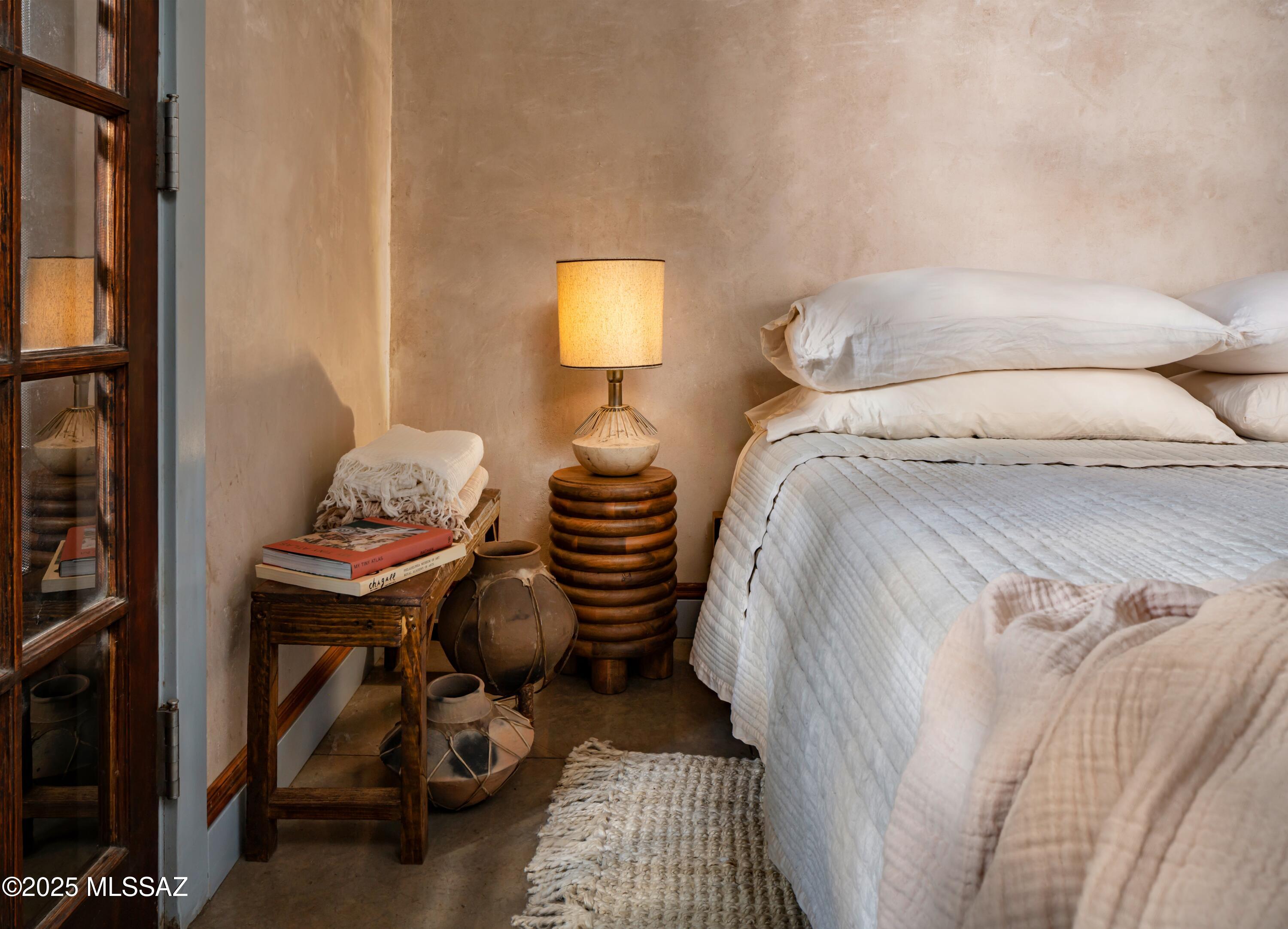 594 S Convent Avenue