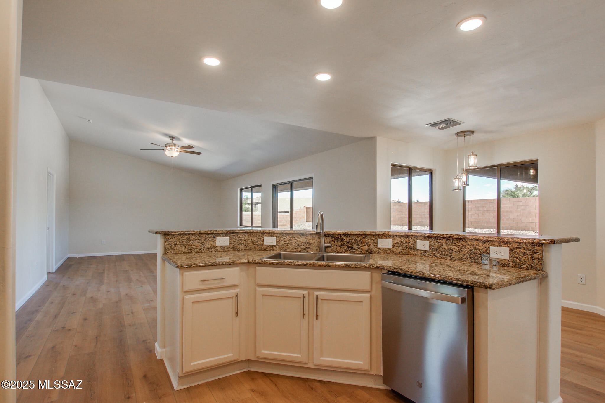 1091 E Providence Canyon Drive