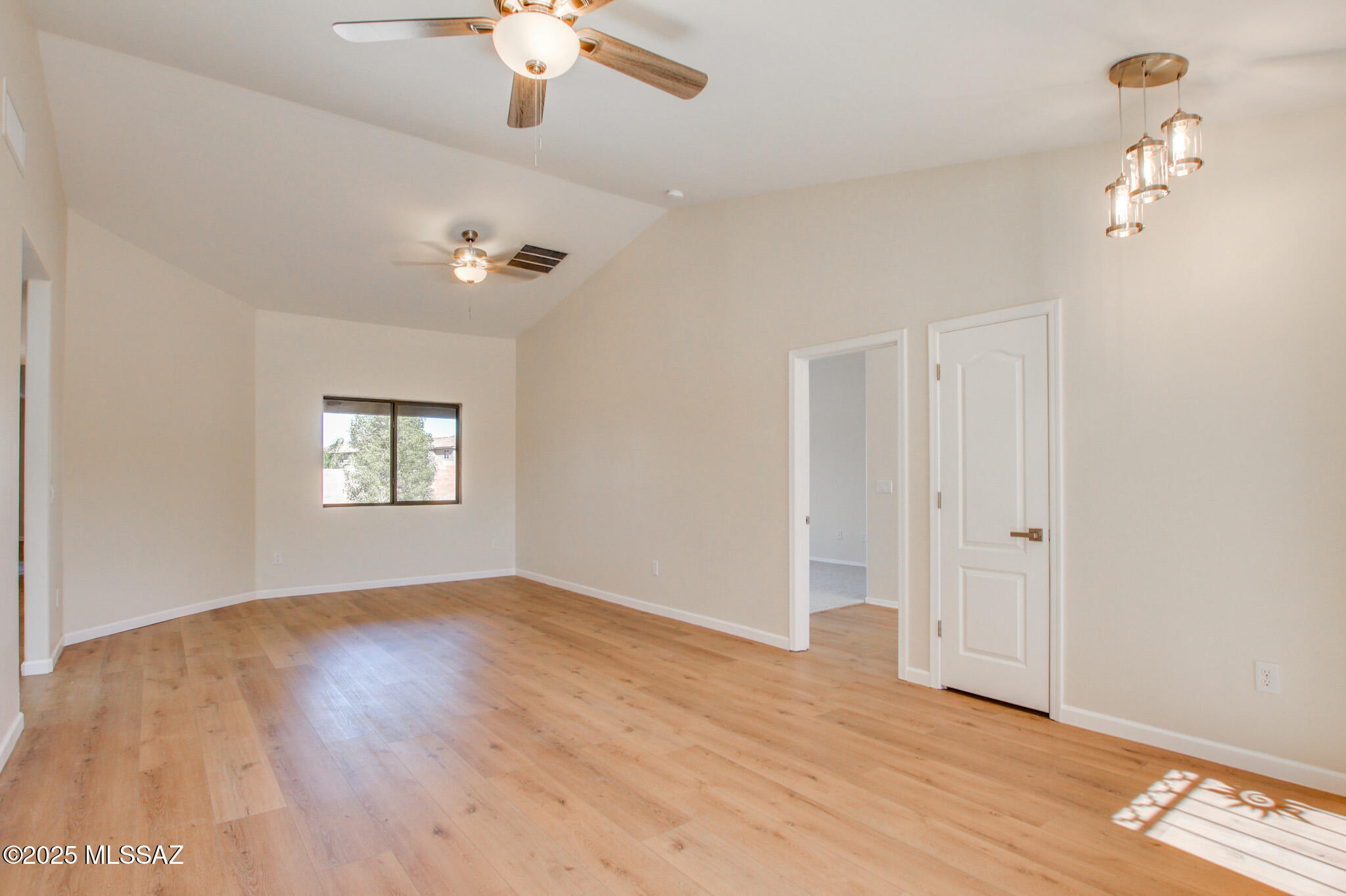 1091 E Providence Canyon Drive