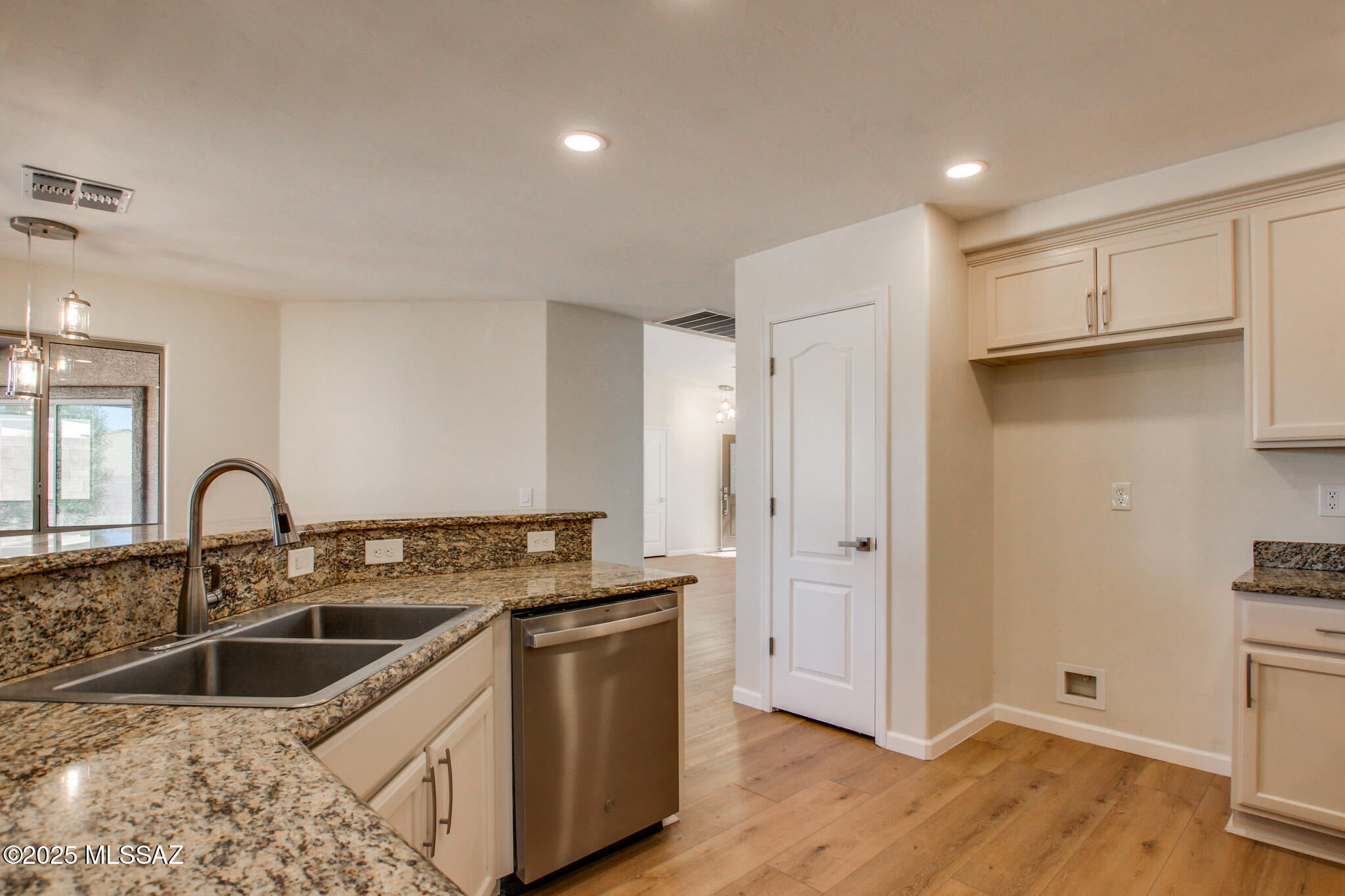 1091 E Providence Canyon Drive